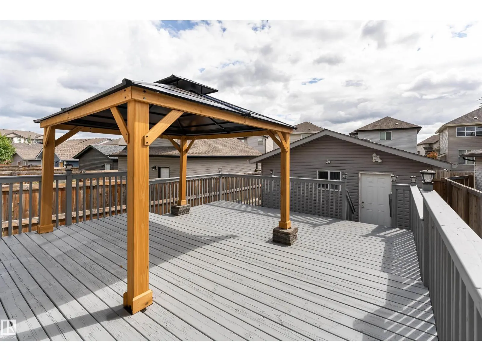 1075 MCCONACHIE BV NW