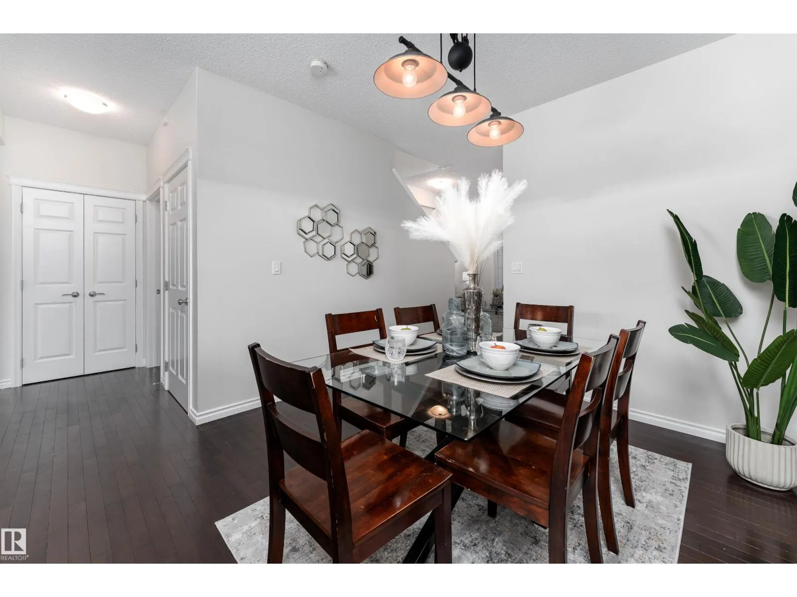 1075 MCCONACHIE BV NW