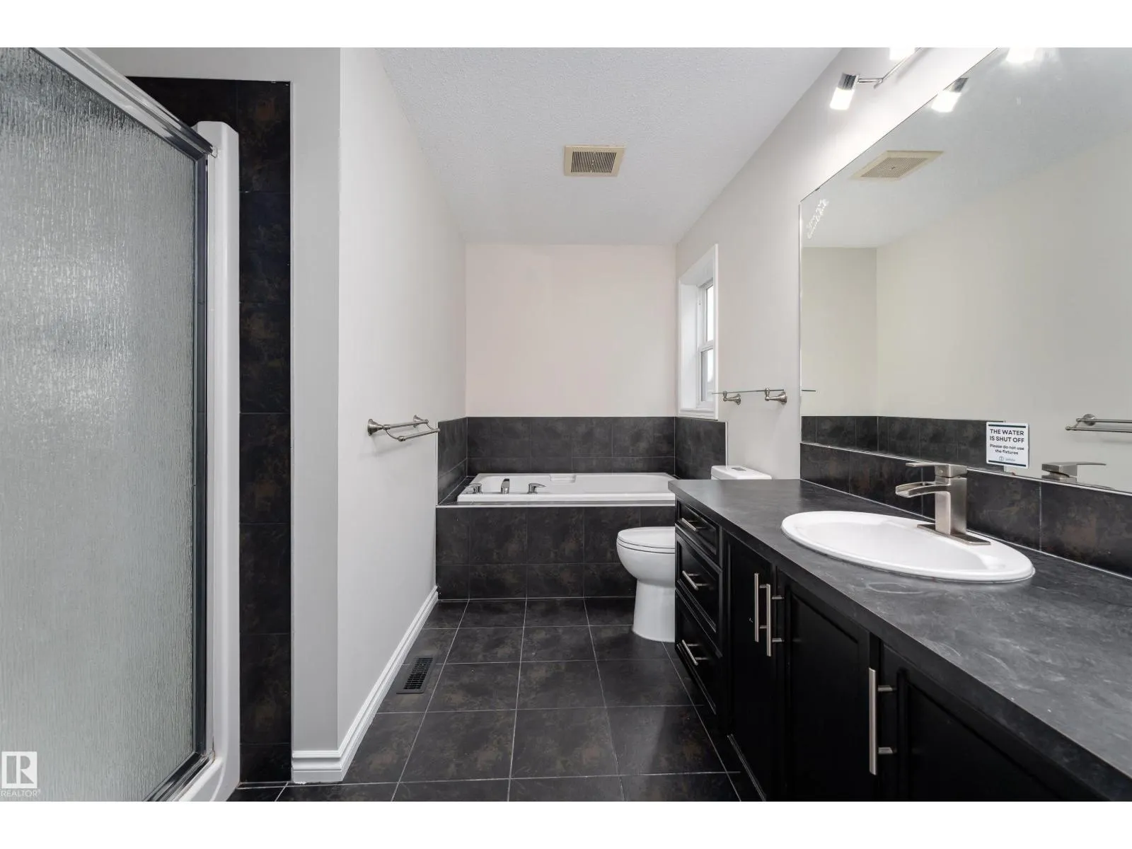 1075 MCCONACHIE BV NW