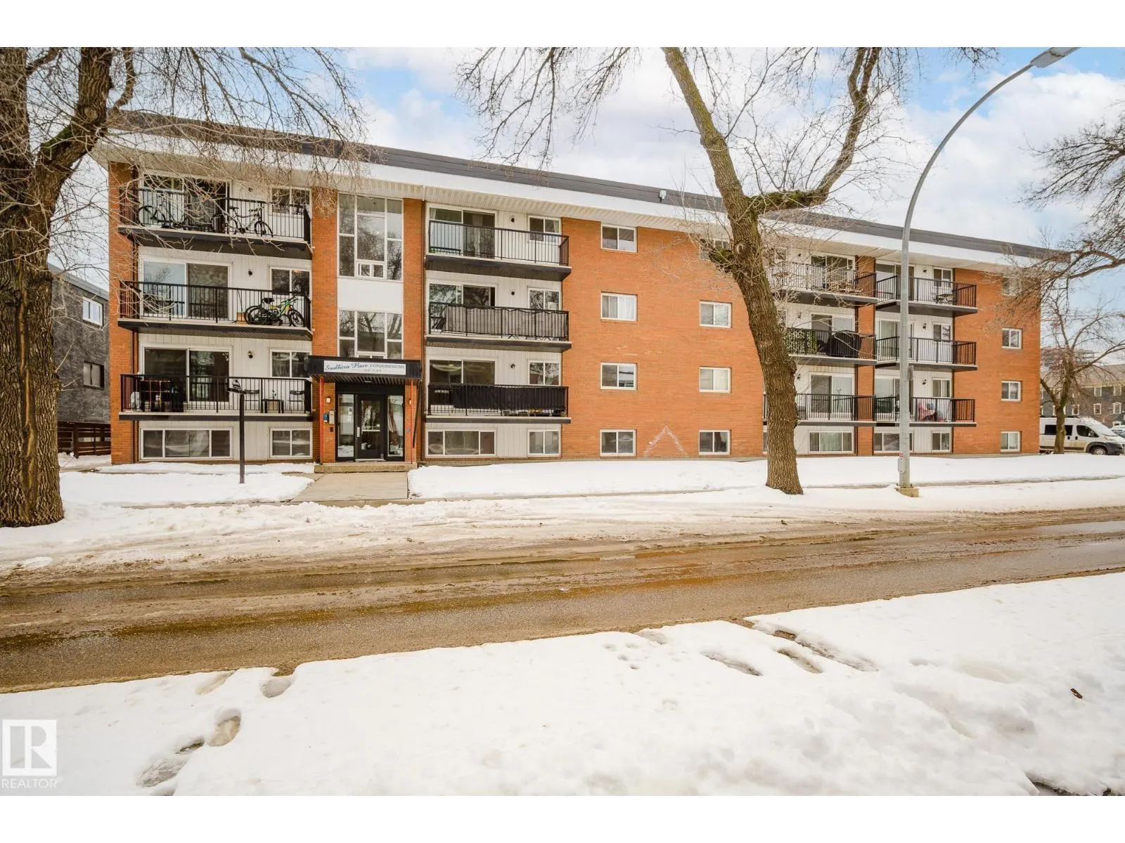 10149 83 AV NW