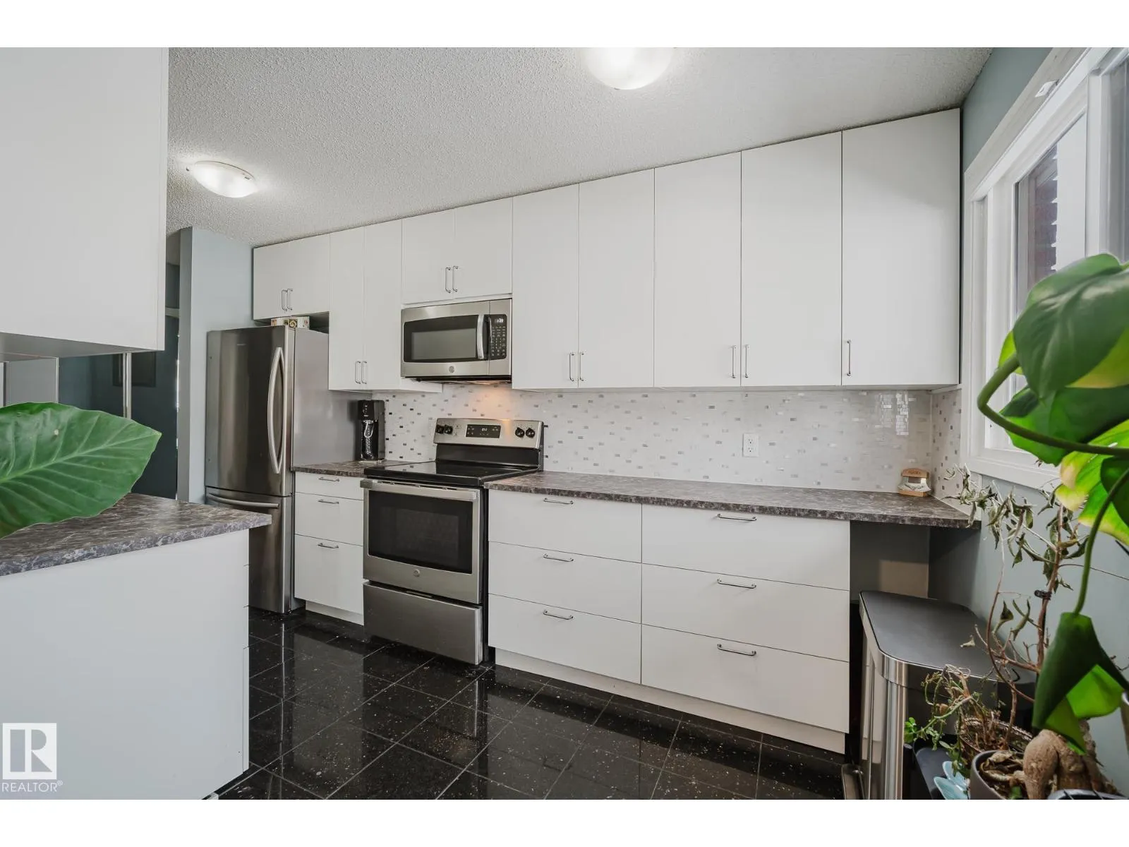 10149 83 AV NW