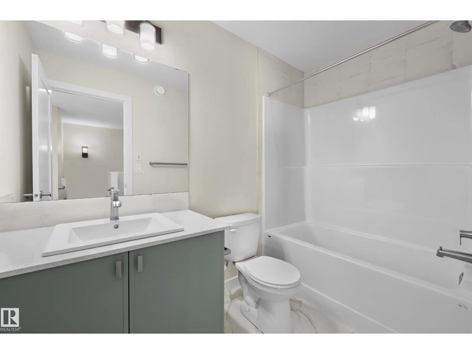 9336 221 ST NW