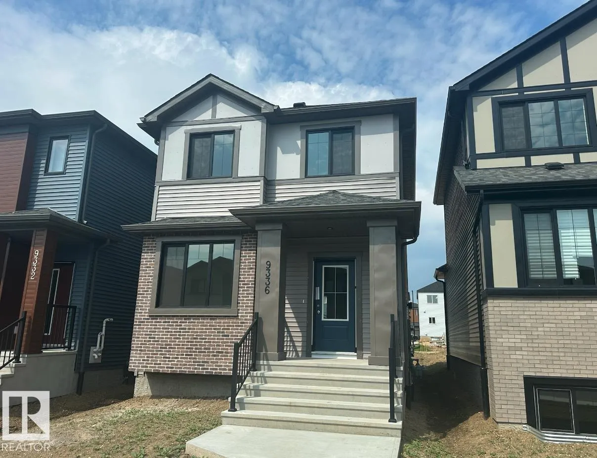 9336 221 ST NW