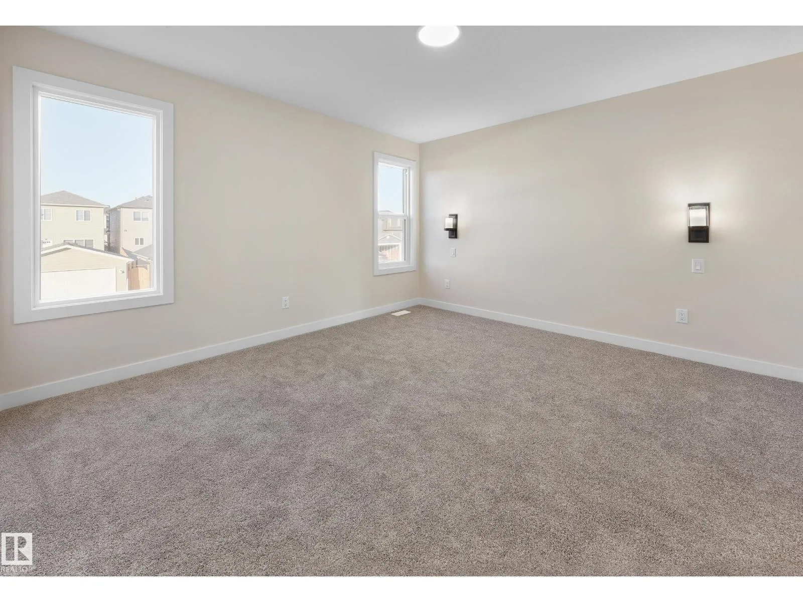 9336 221 ST NW