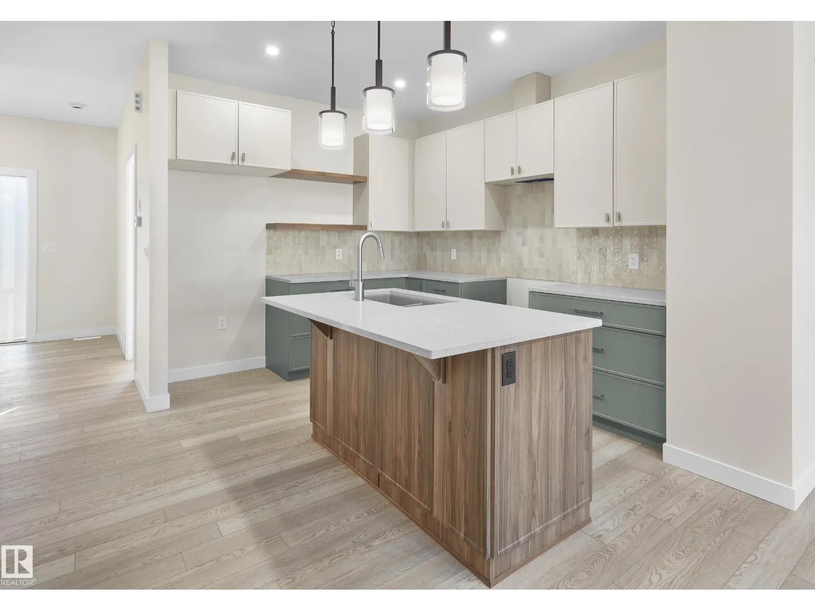 9336 221 ST NW
