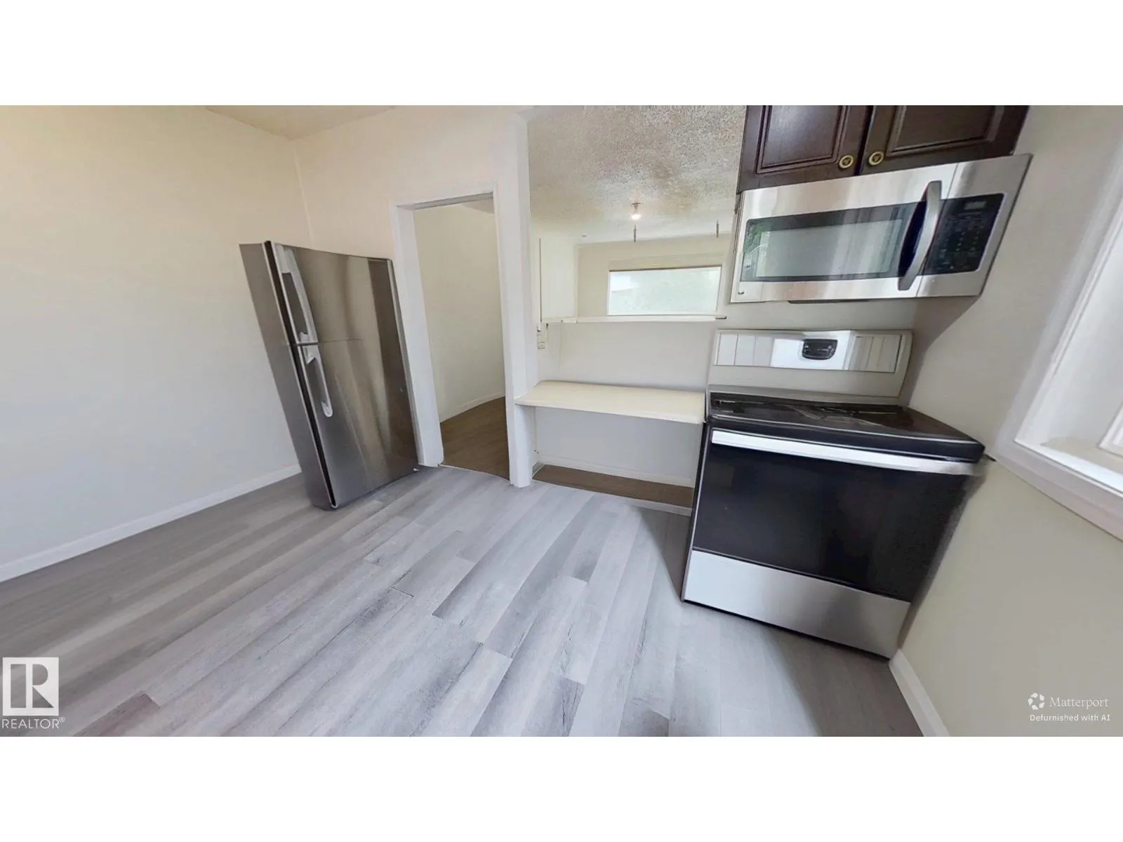 10627 76 AV NW