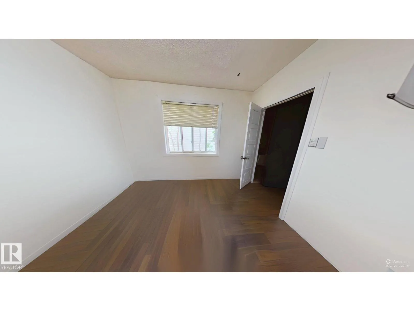 10627 76 AV NW