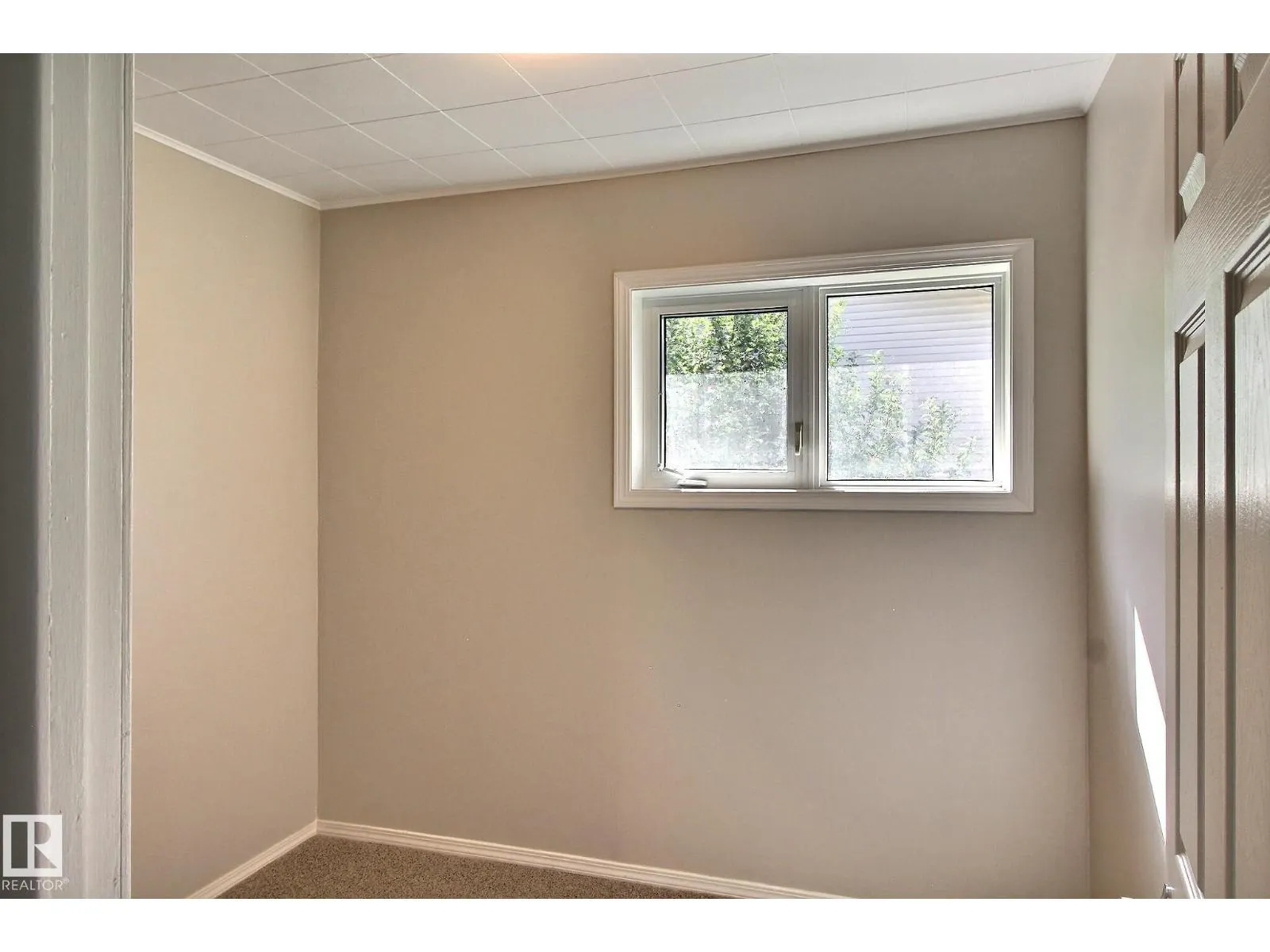 11512 67 ST NW