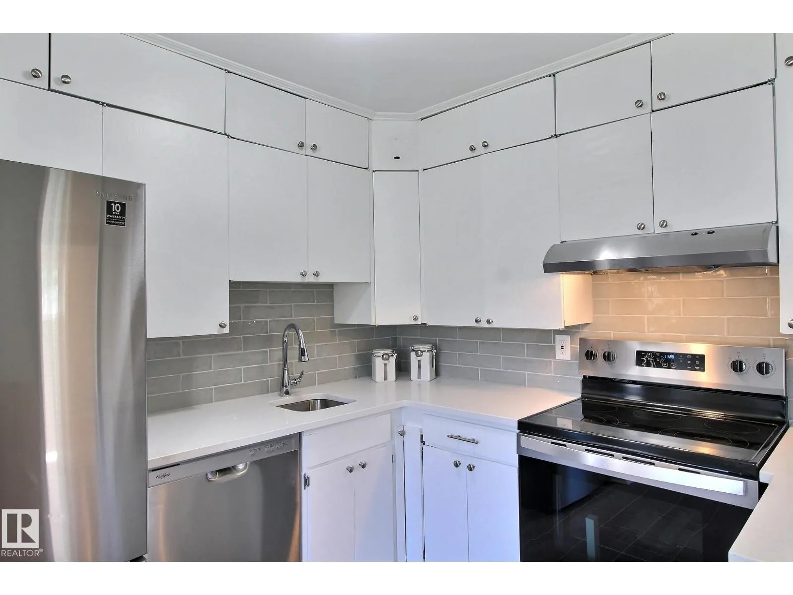 11512 67 ST NW