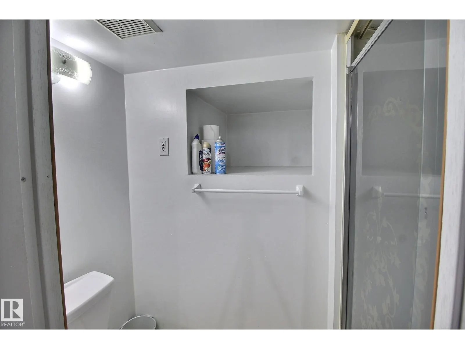 11512 67 ST NW