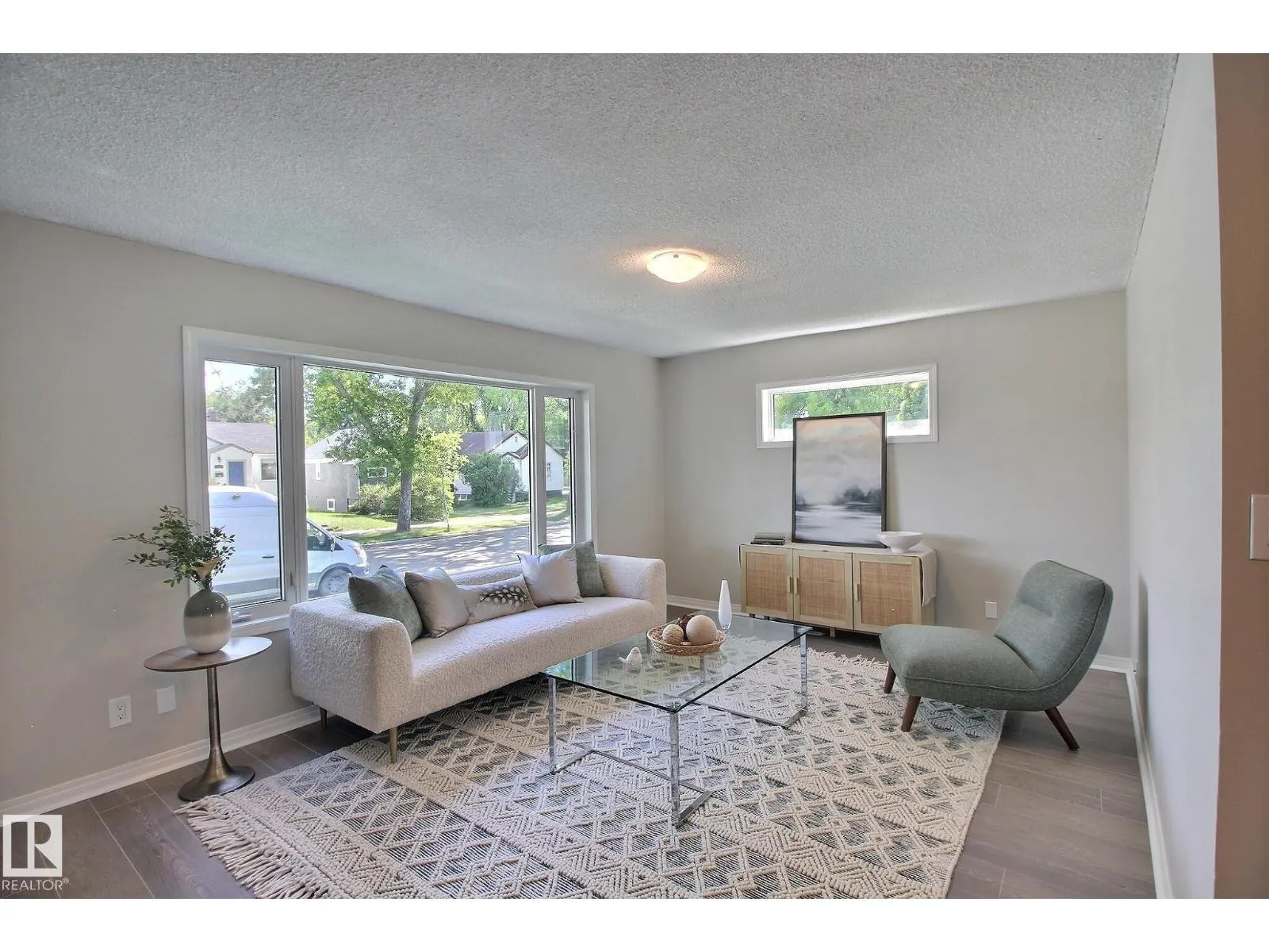 11512 67 ST NW