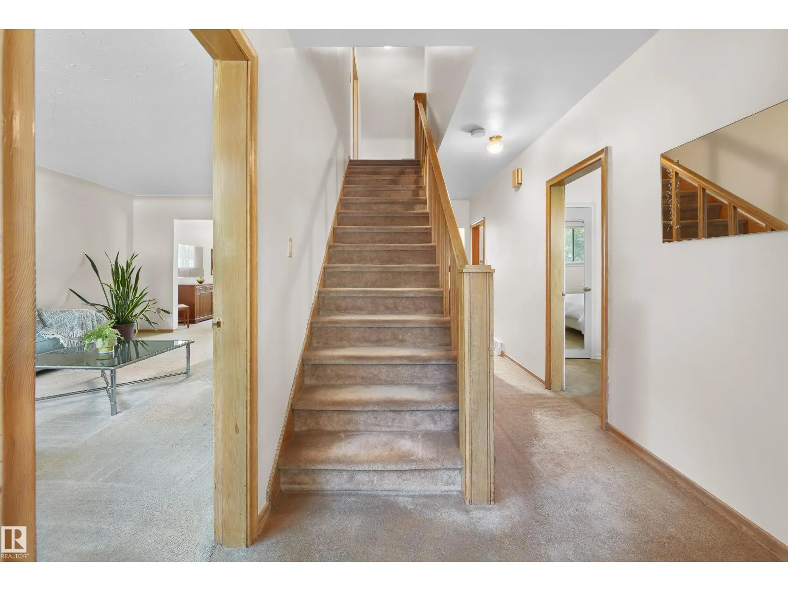 11127 71 AV NW