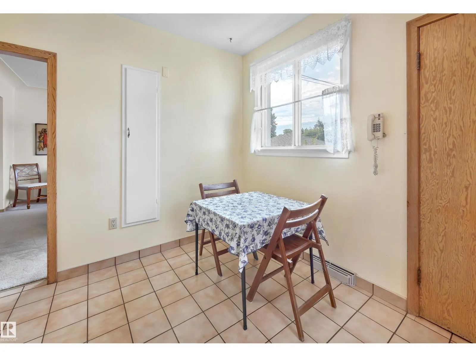11127 71 AV NW