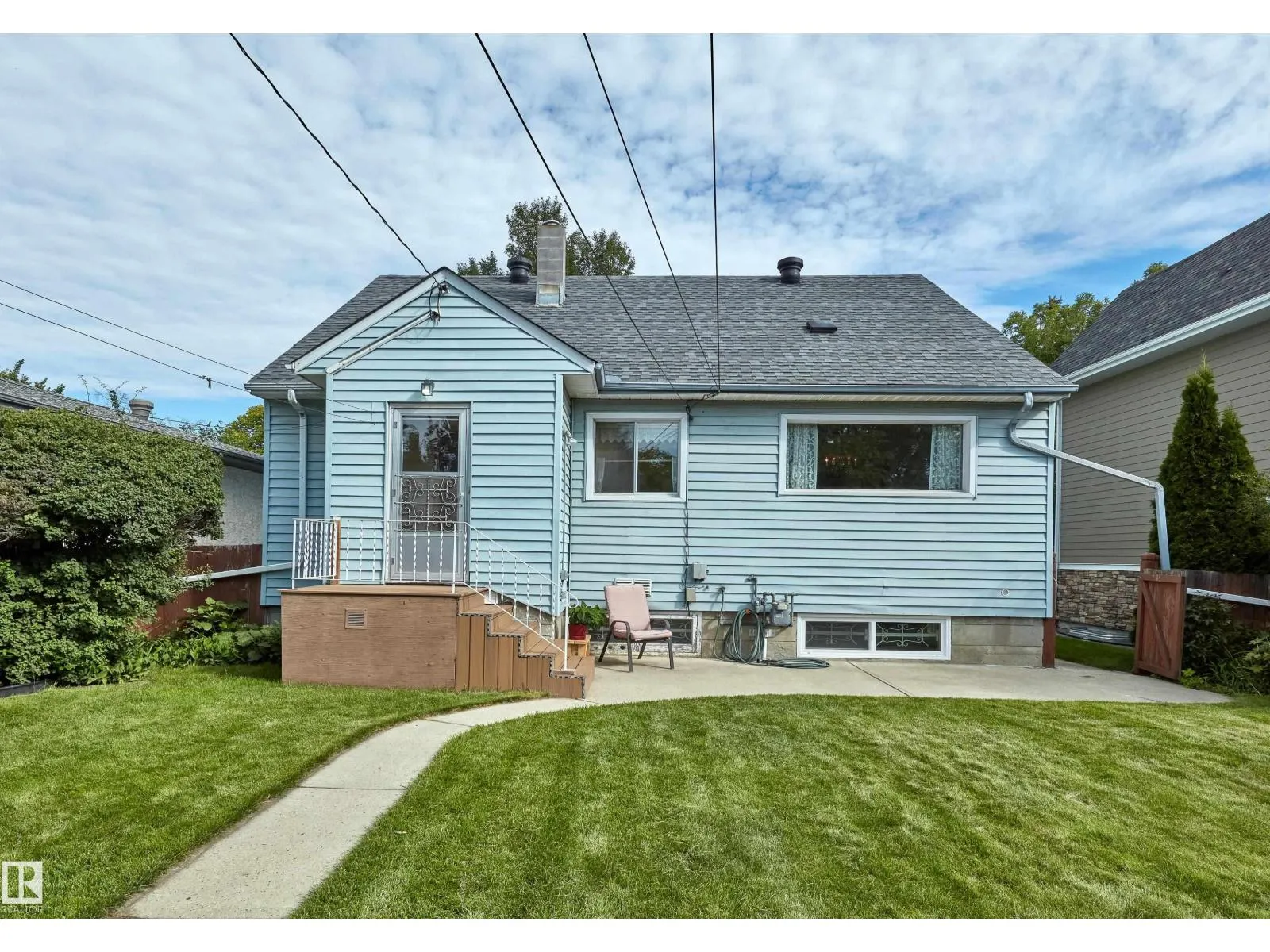 11127 71 AV NW