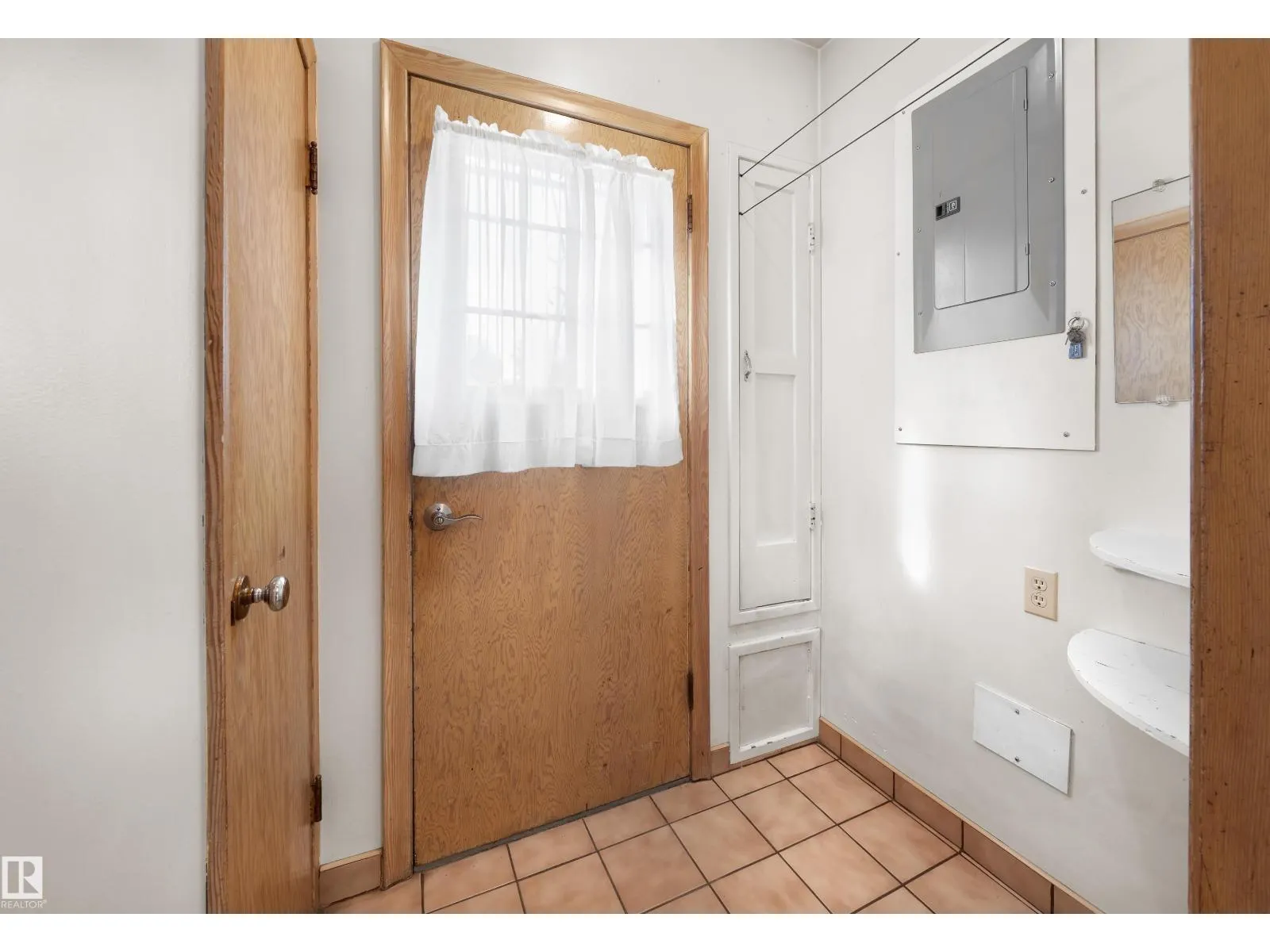 11127 71 AV NW