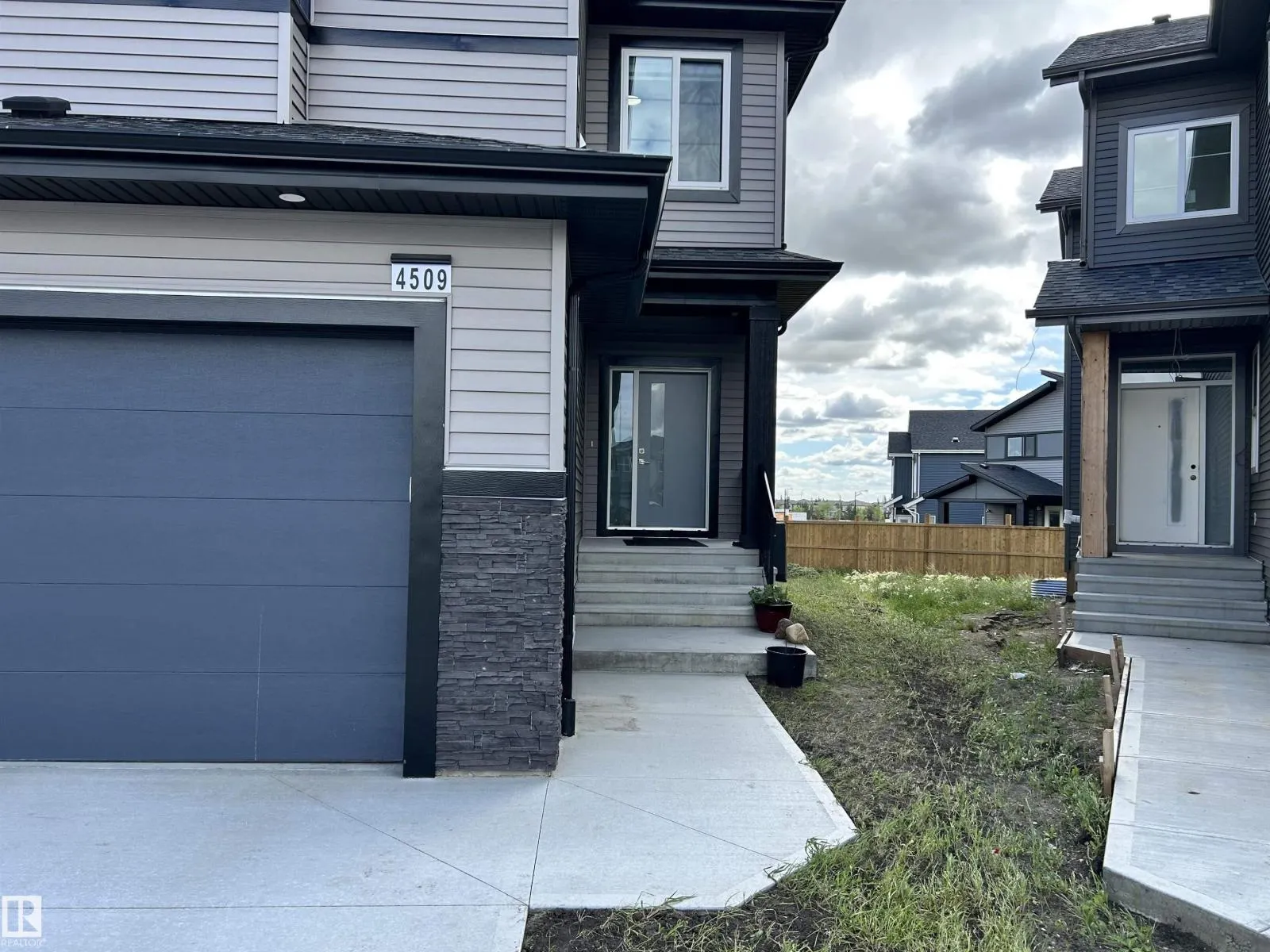 4509 170A AV NW