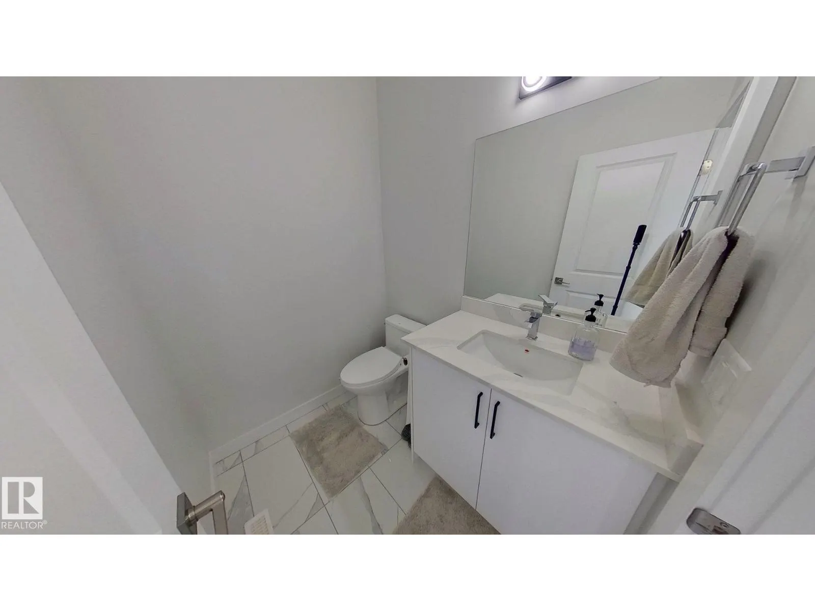 4509 170A AV NW