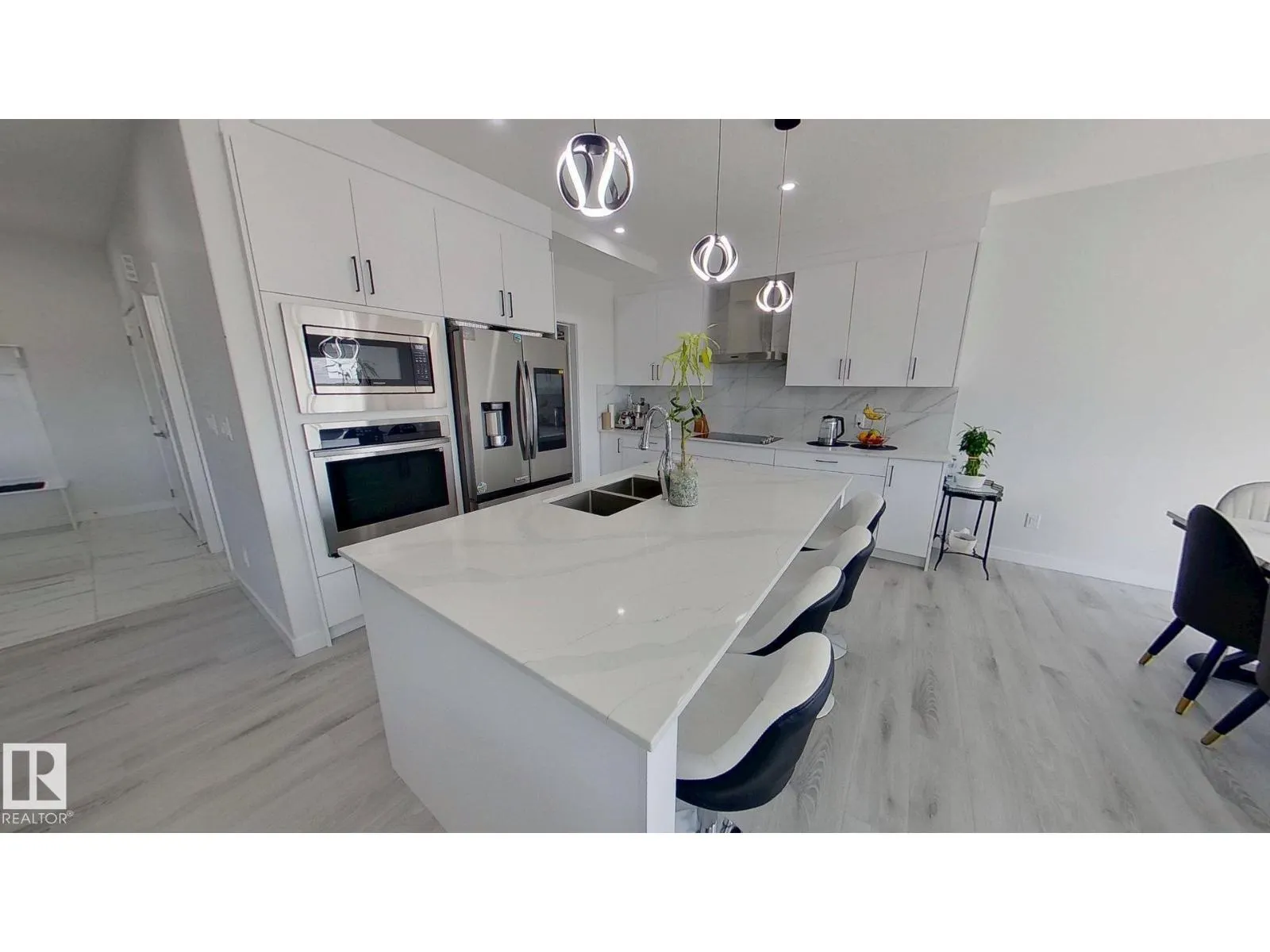 4509 170A AV NW