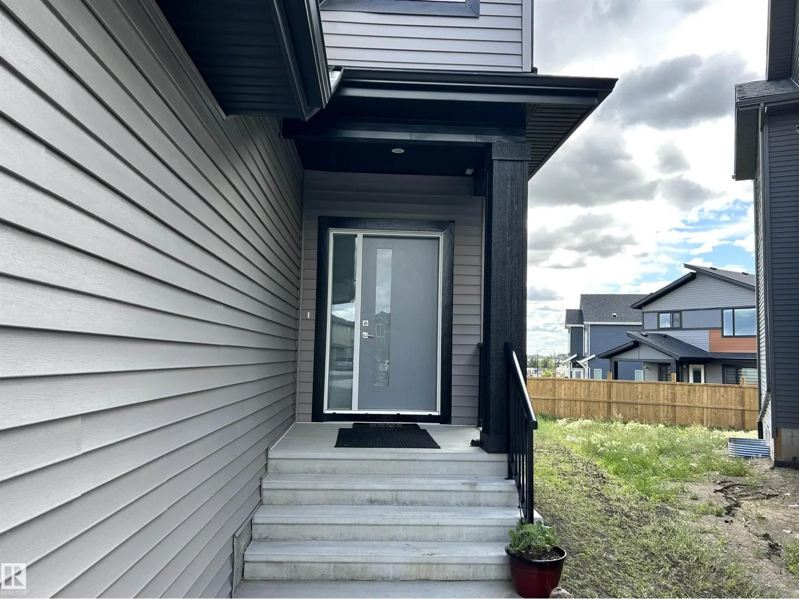 4509 170A AV NW