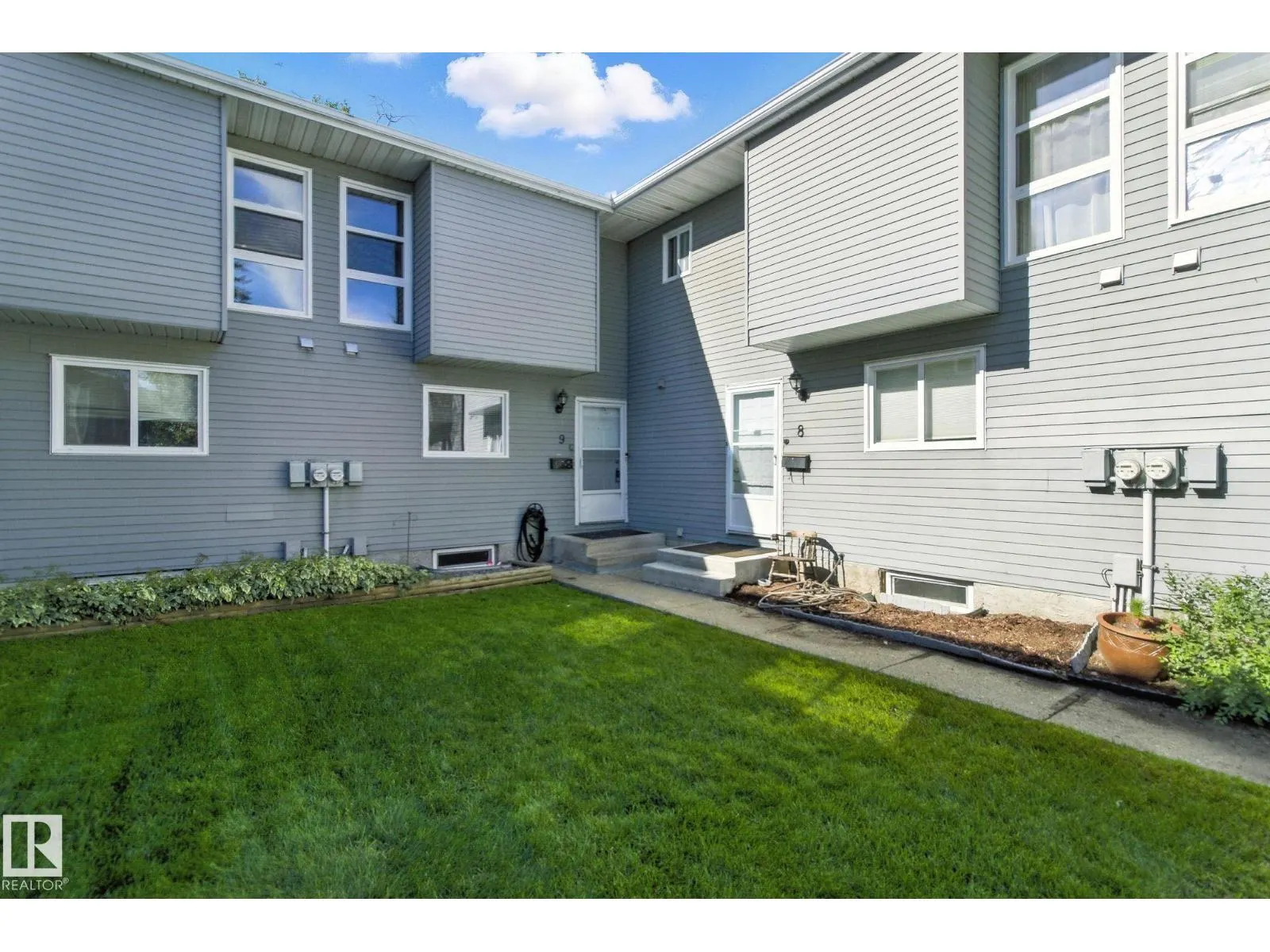 #9 1415 62 ST NW