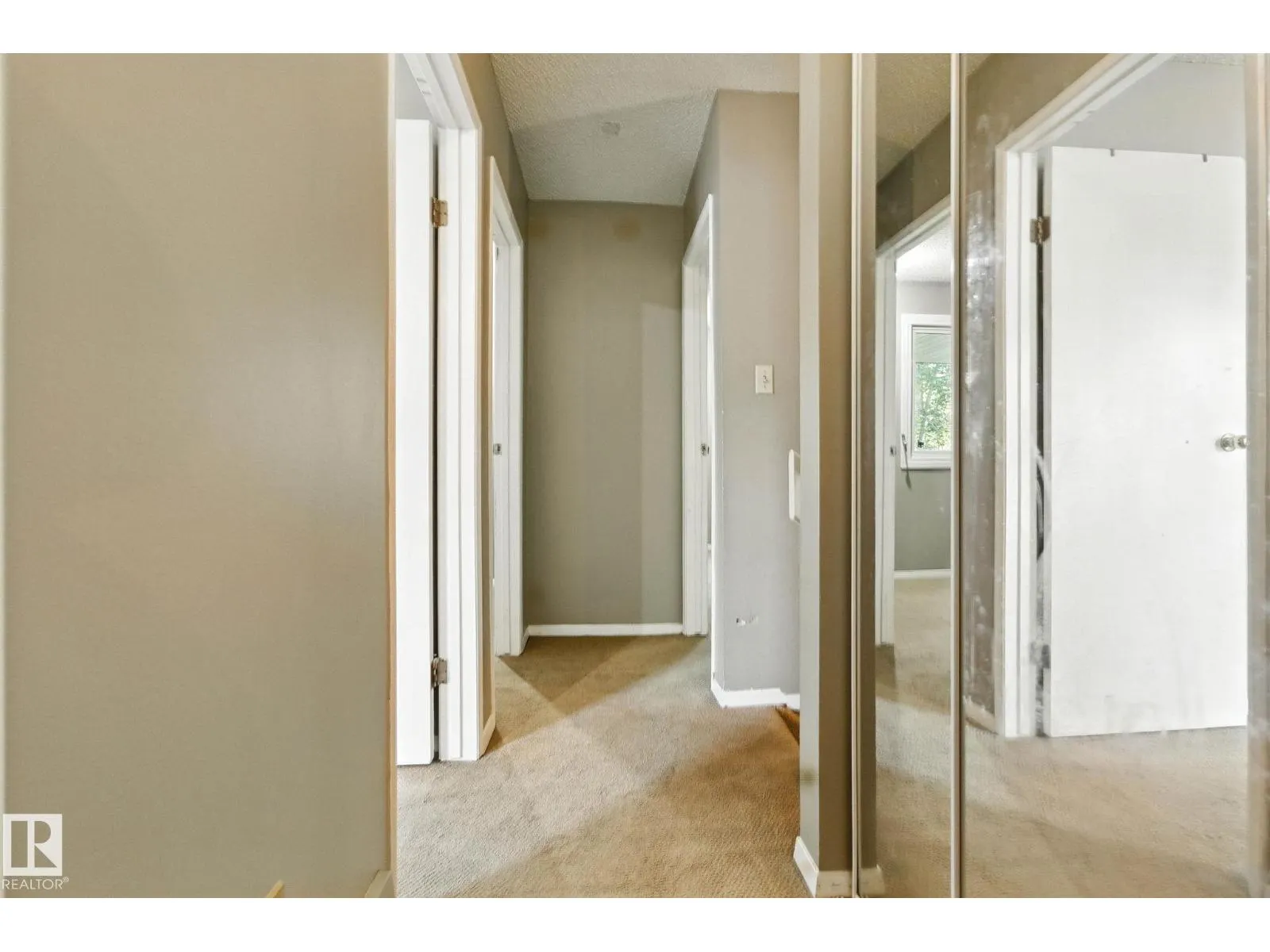 #9 1415 62 ST NW
