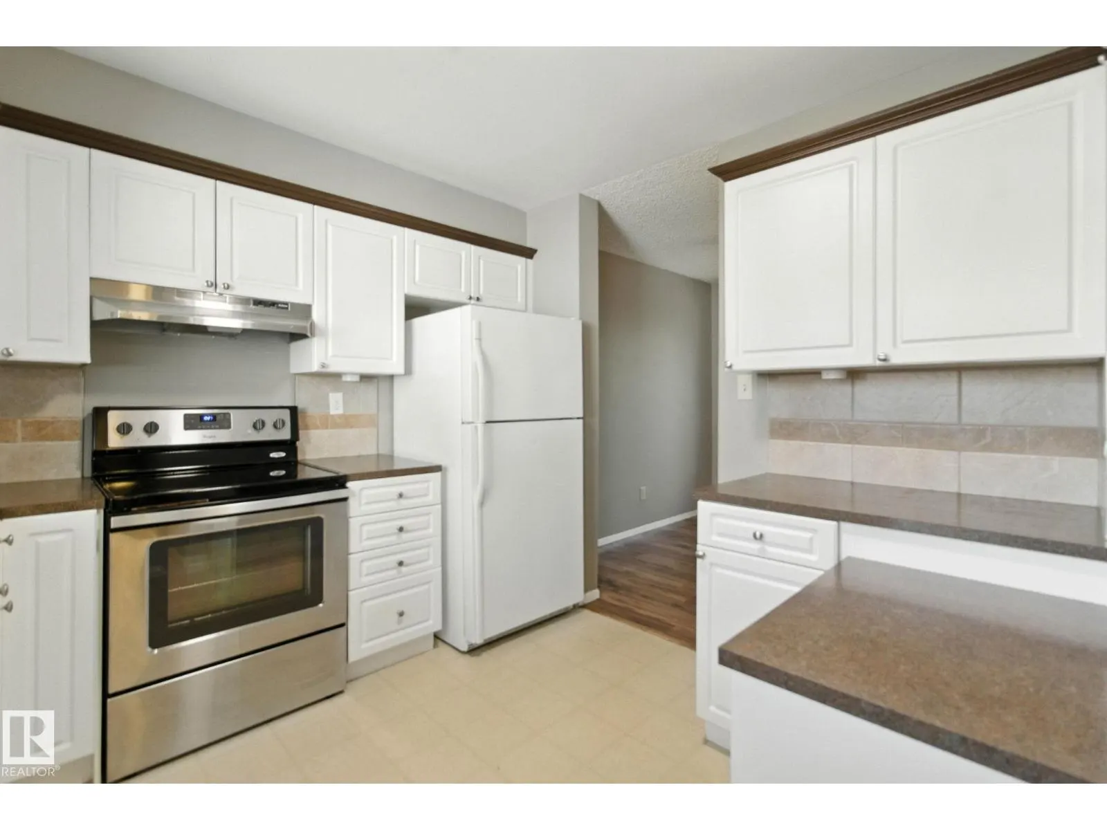 #9 1415 62 ST NW