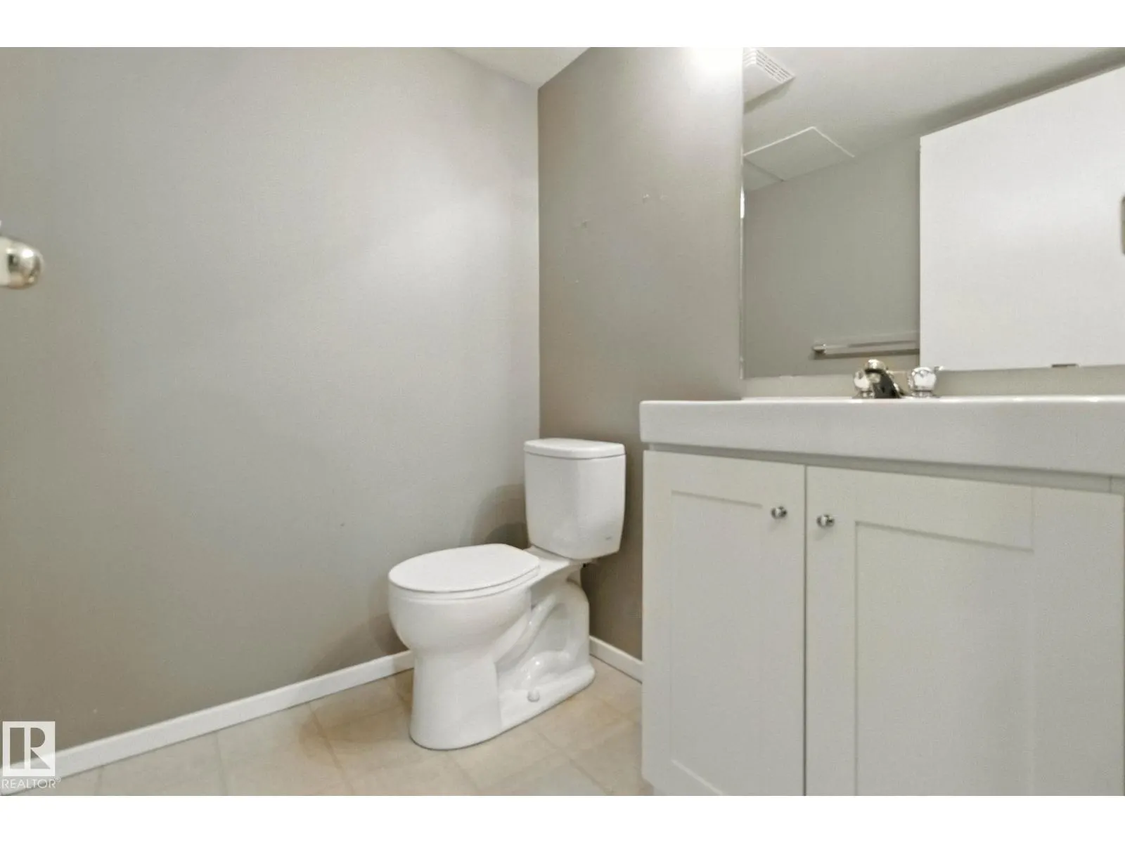 #9 1415 62 ST NW