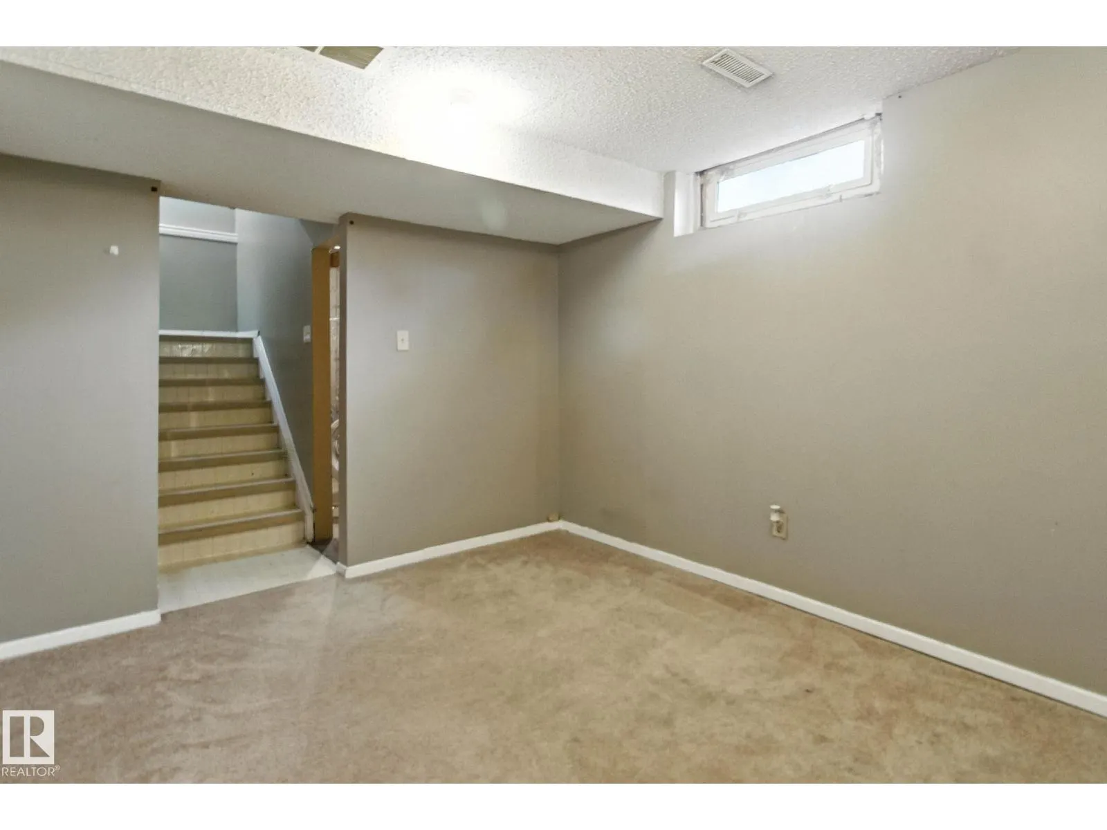 #9 1415 62 ST NW