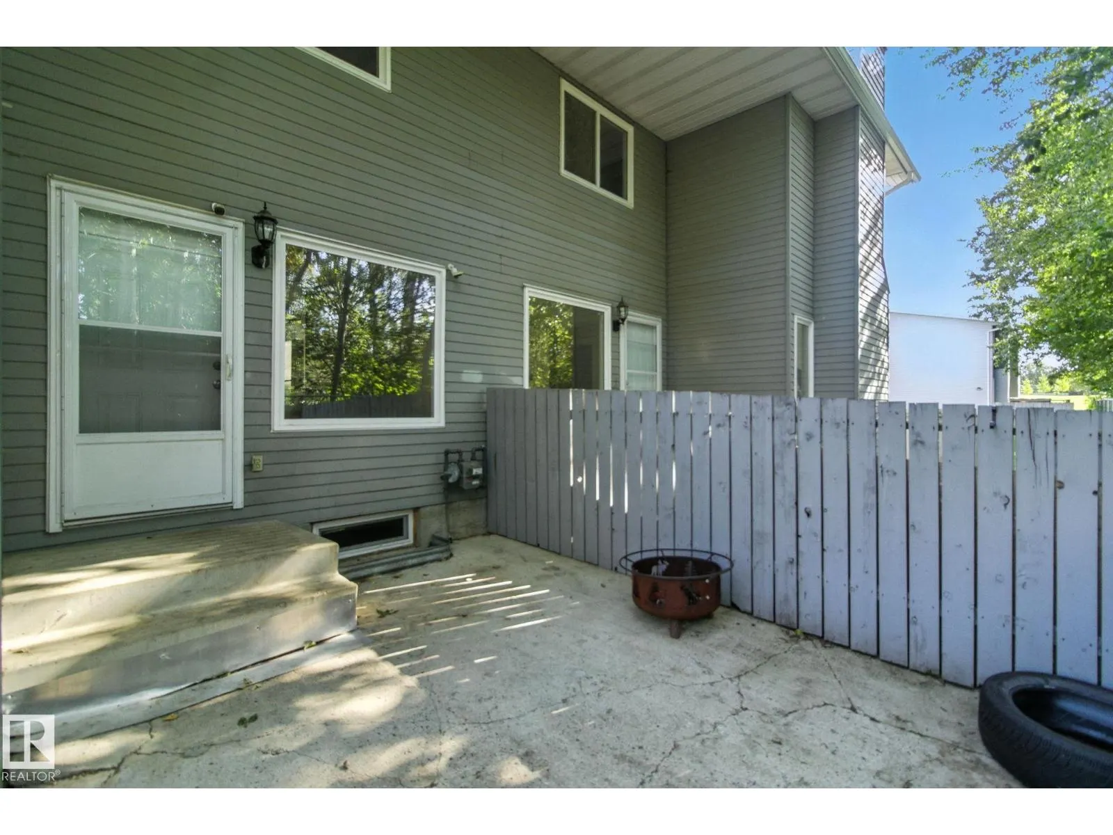 #9 1415 62 ST NW