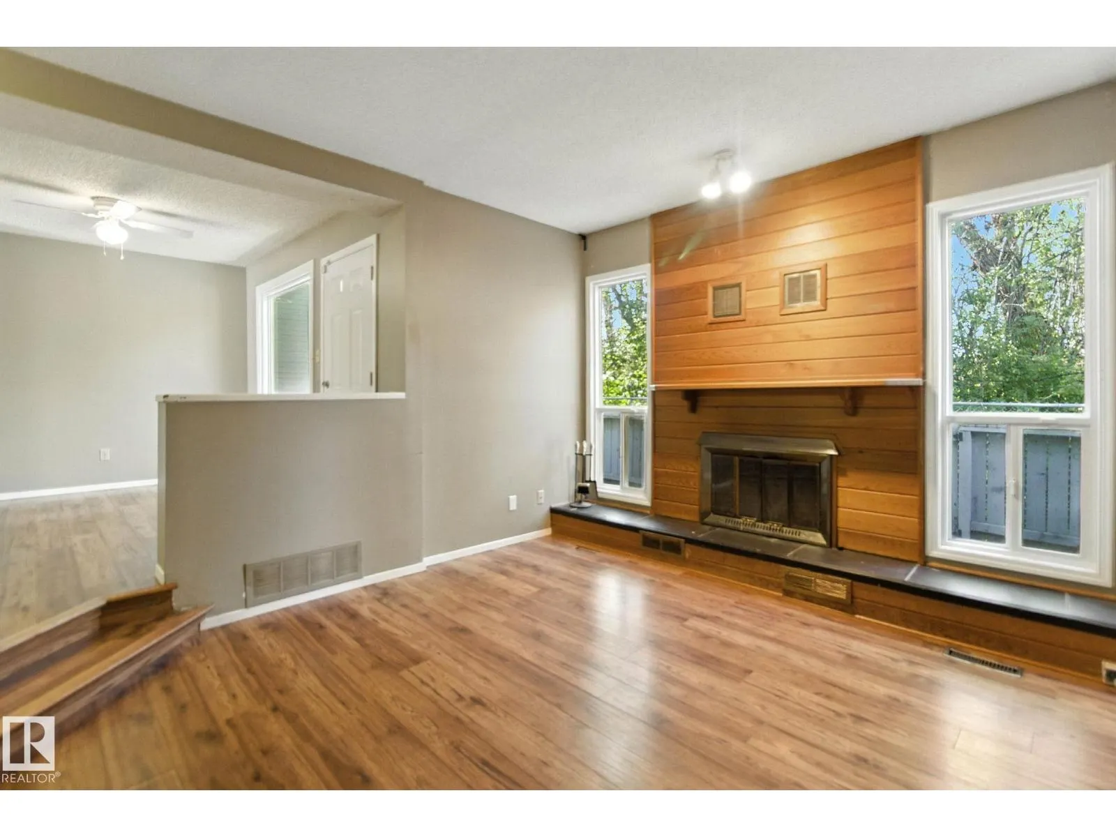 #9 1415 62 ST NW