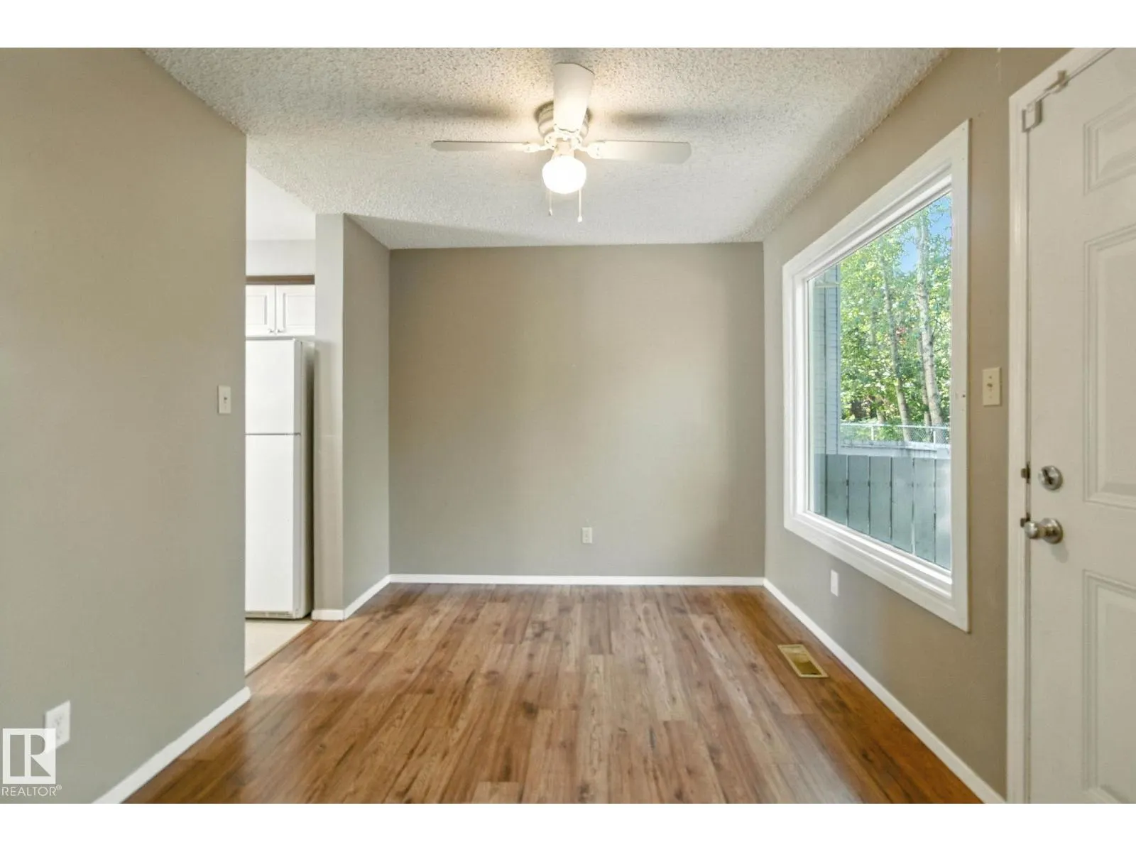 #9 1415 62 ST NW