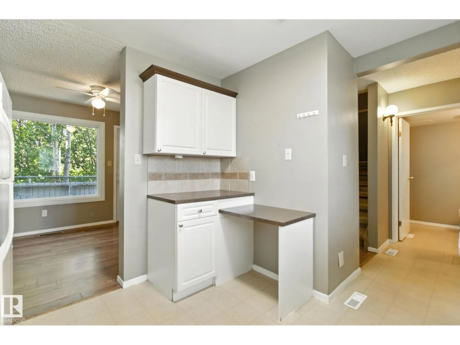 #9 1415 62 ST NW