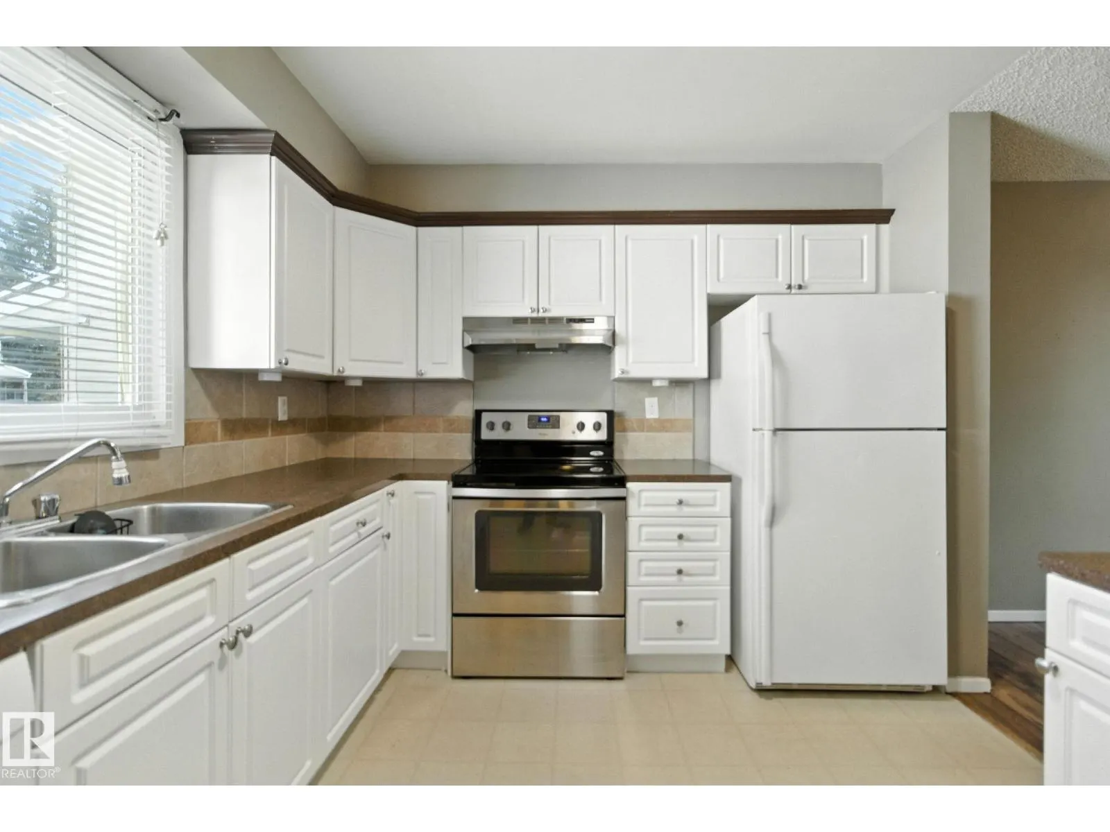 #9 1415 62 ST NW