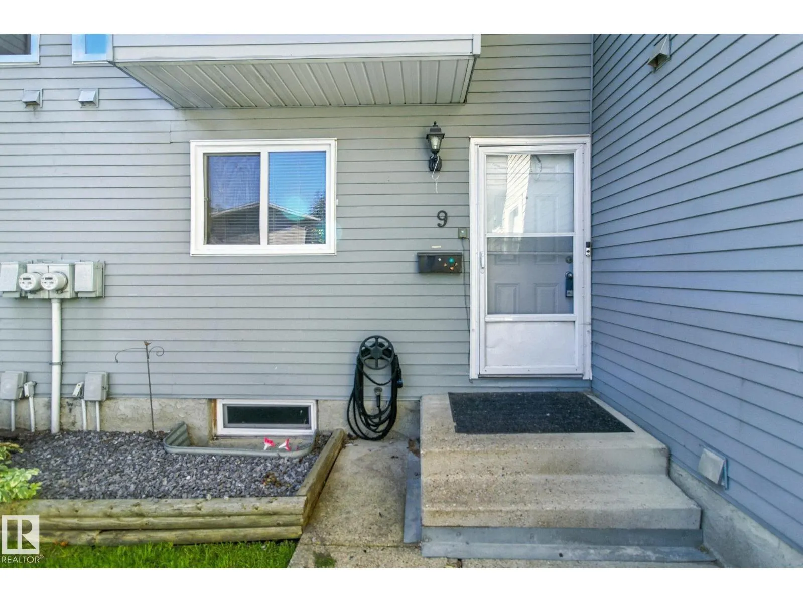 #9 1415 62 ST NW