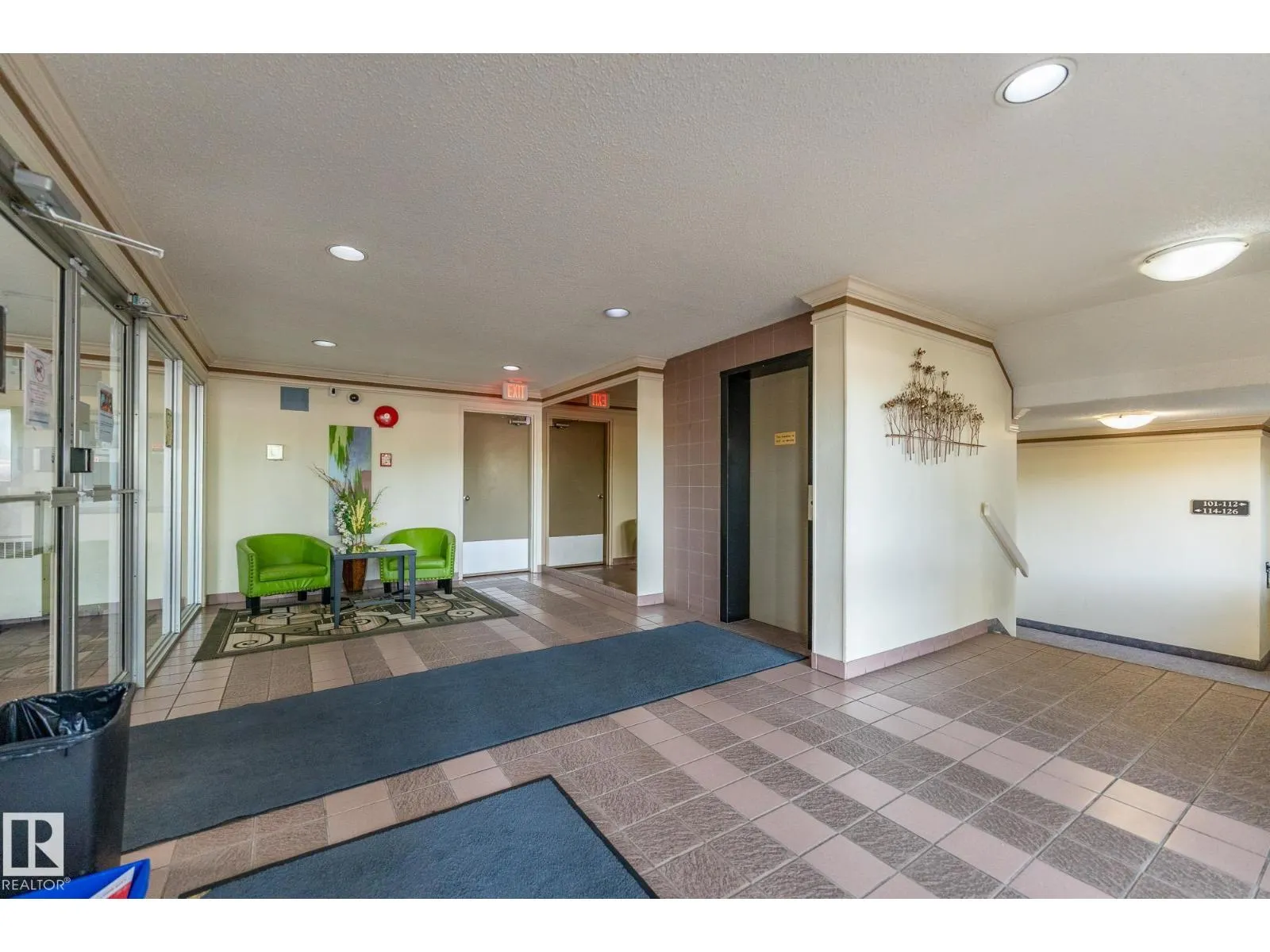 #305 4404 122 ST NW