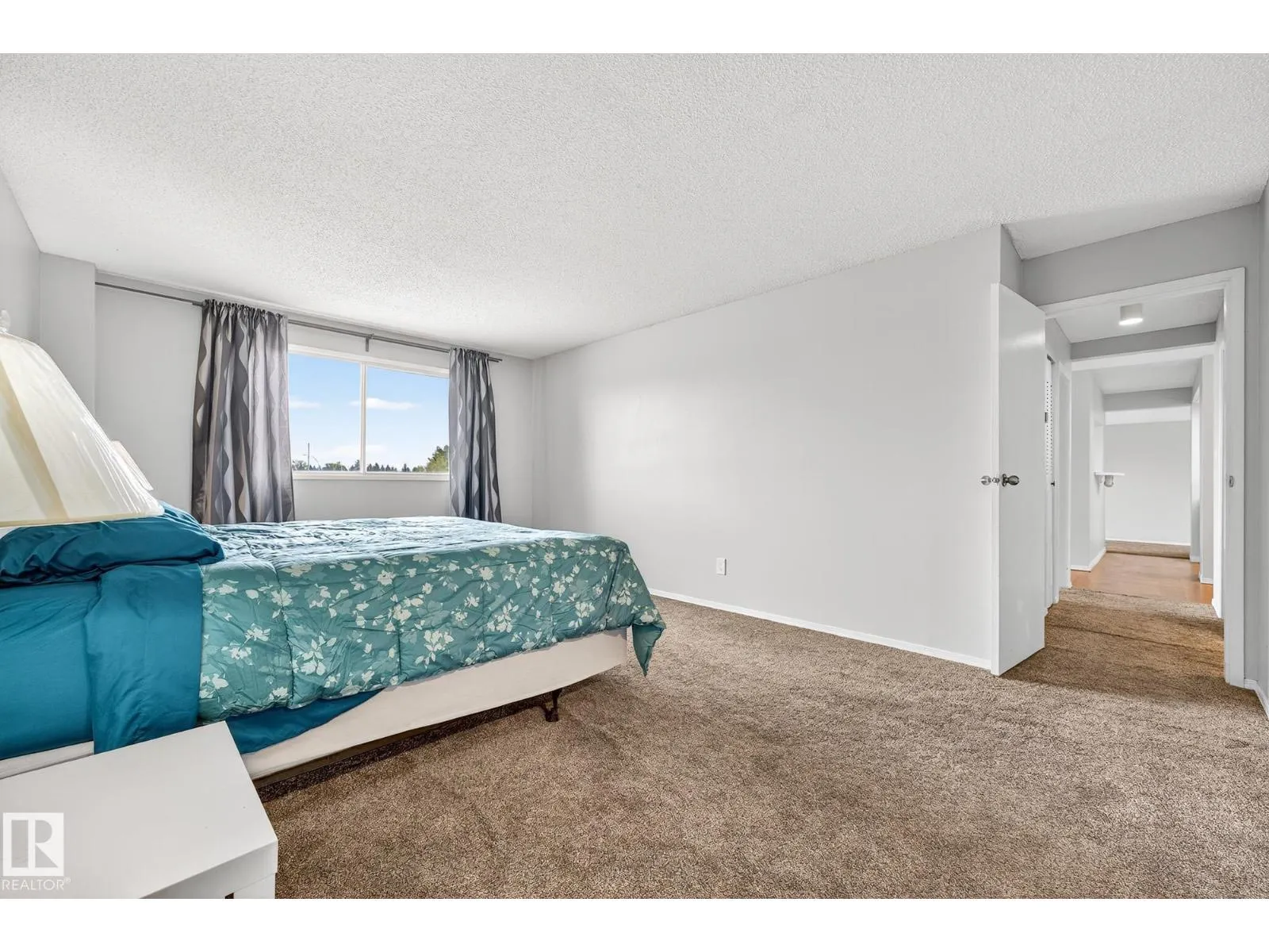 #305 4404 122 ST NW