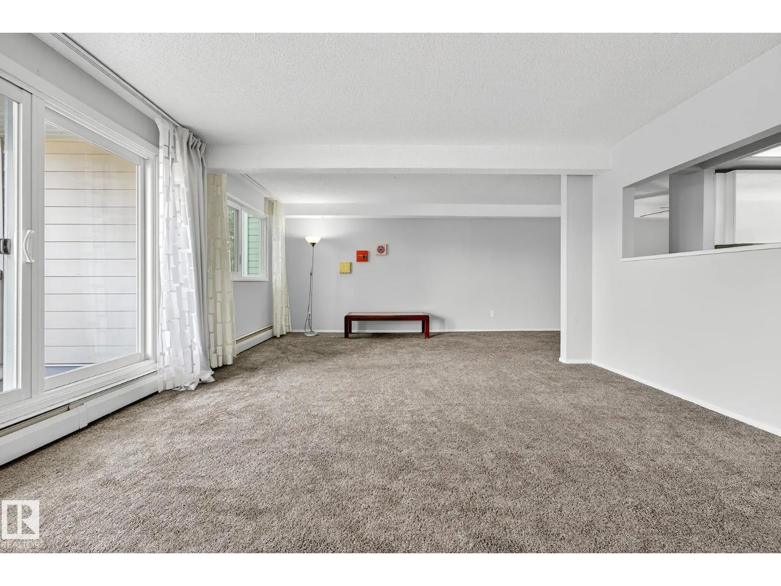 #305 4404 122 ST NW