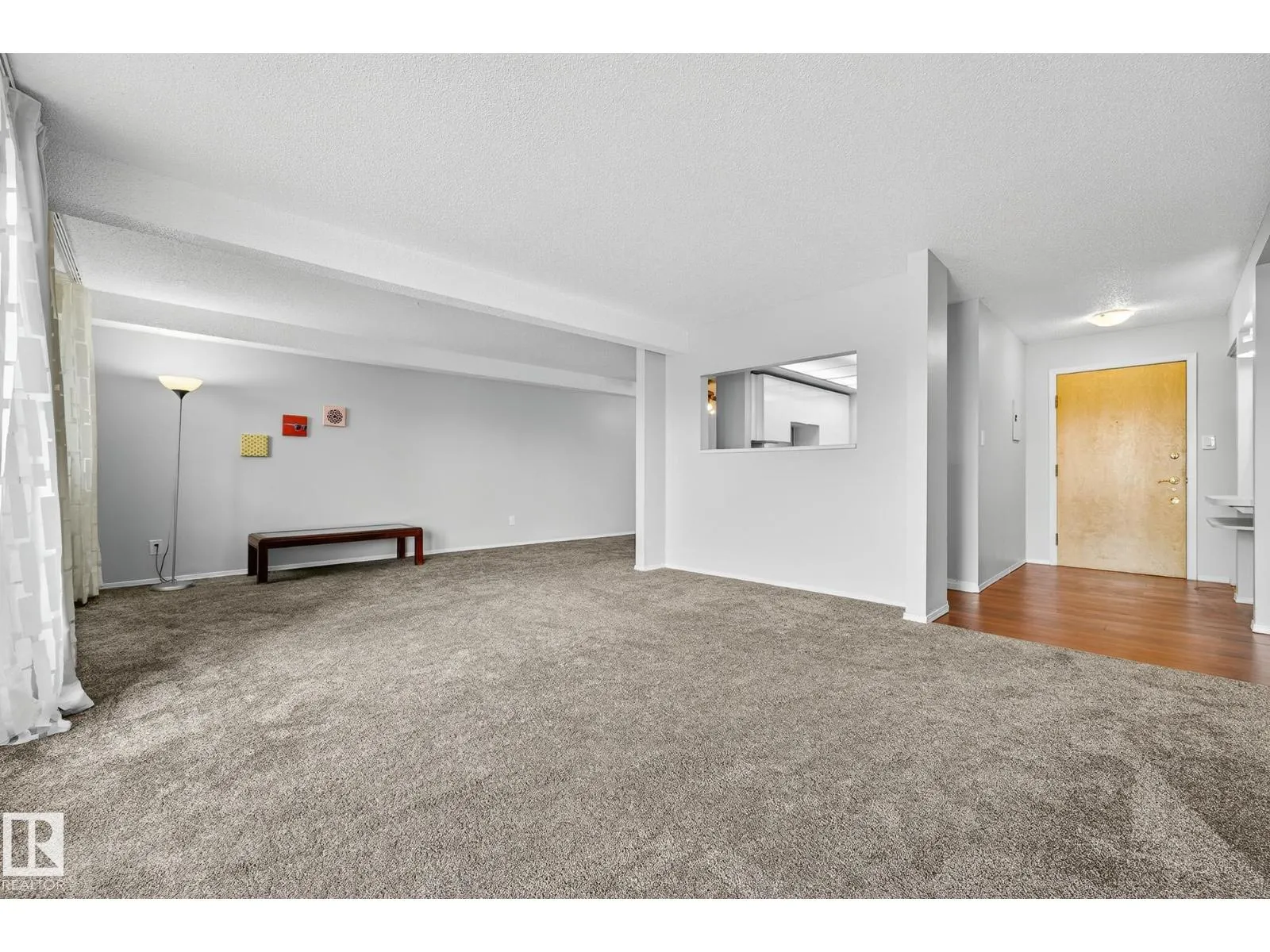 #305 4404 122 ST NW