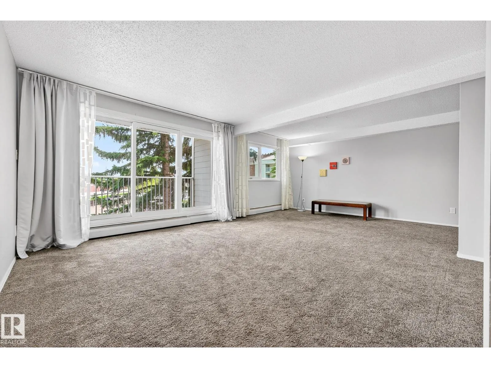 #305 4404 122 ST NW