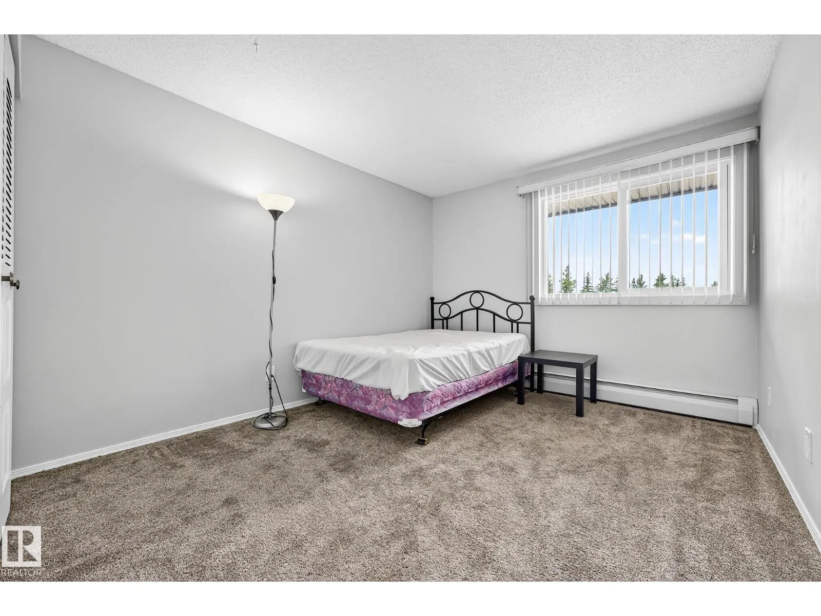 #305 4404 122 ST NW