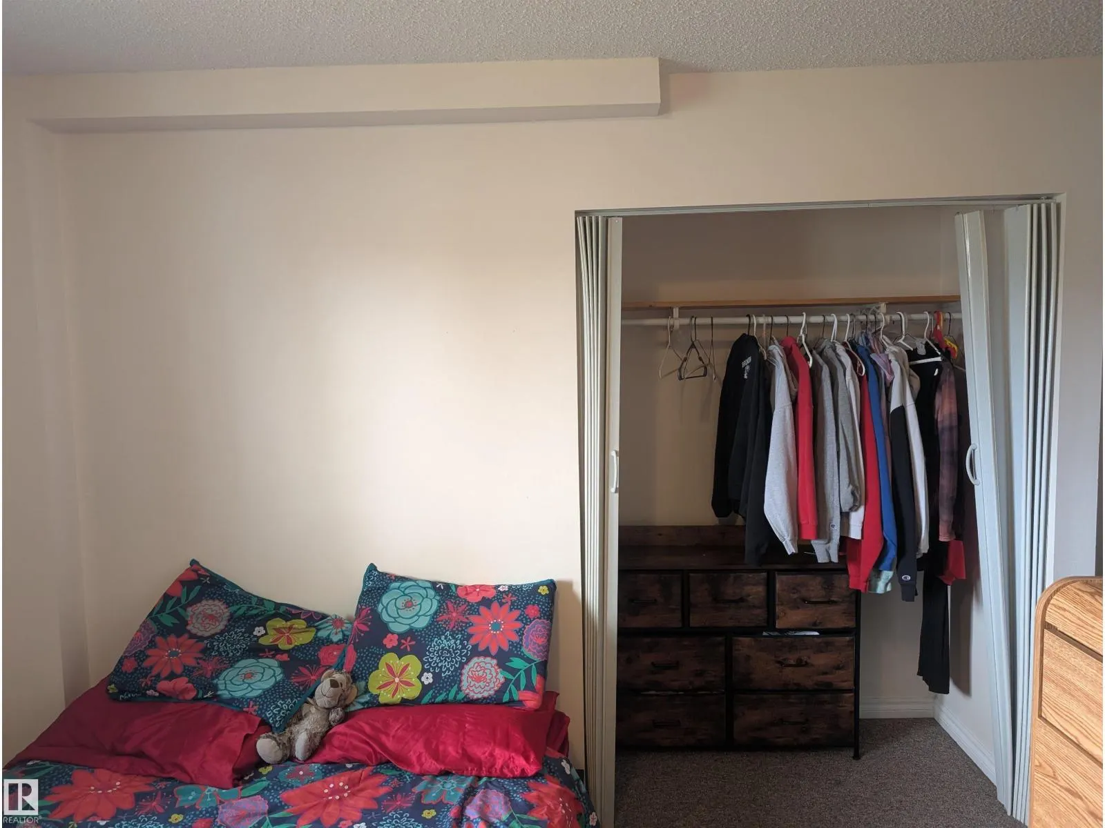 #110 5065 31 AV NW NW
