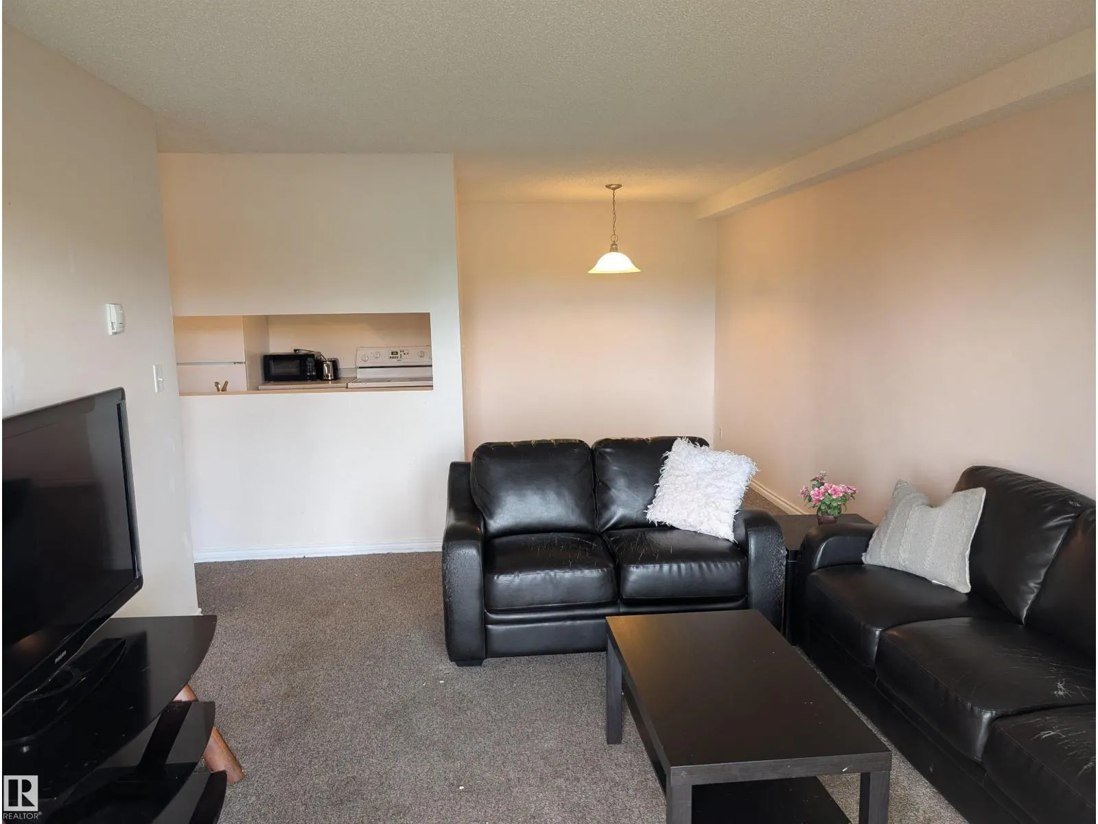 #110 5065 31 AV NW NW