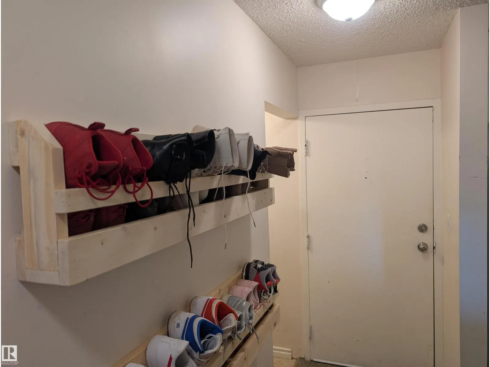 #110 5065 31 AV NW NW