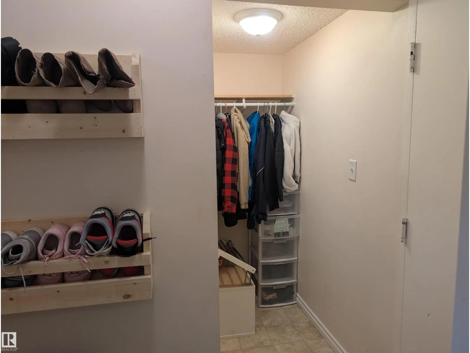 #110 5065 31 AV NW NW