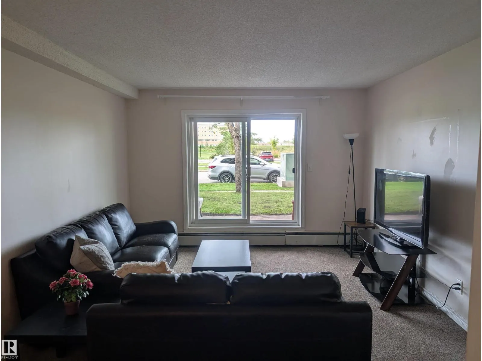 #110 5065 31 AV NW NW
