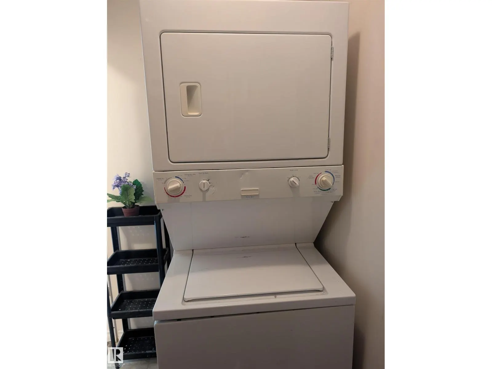 #110 5065 31 AV NW NW