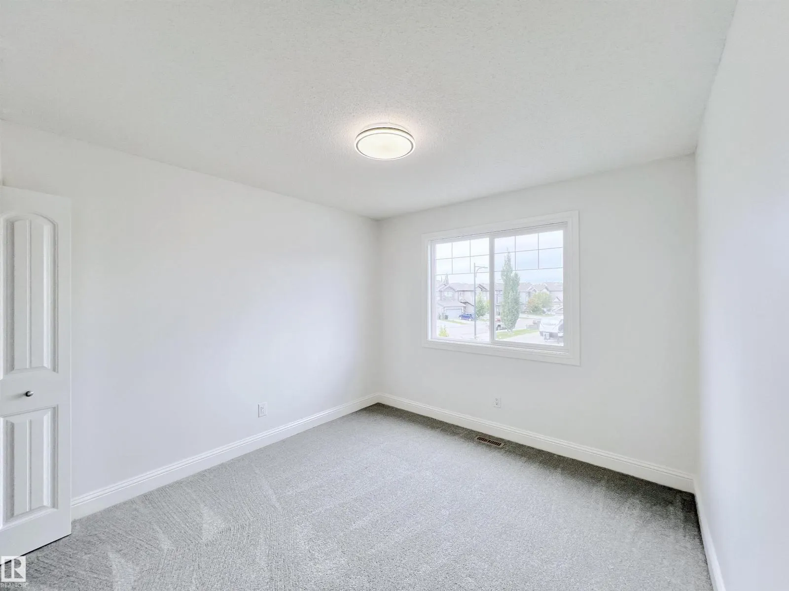 11528 16 AV SW