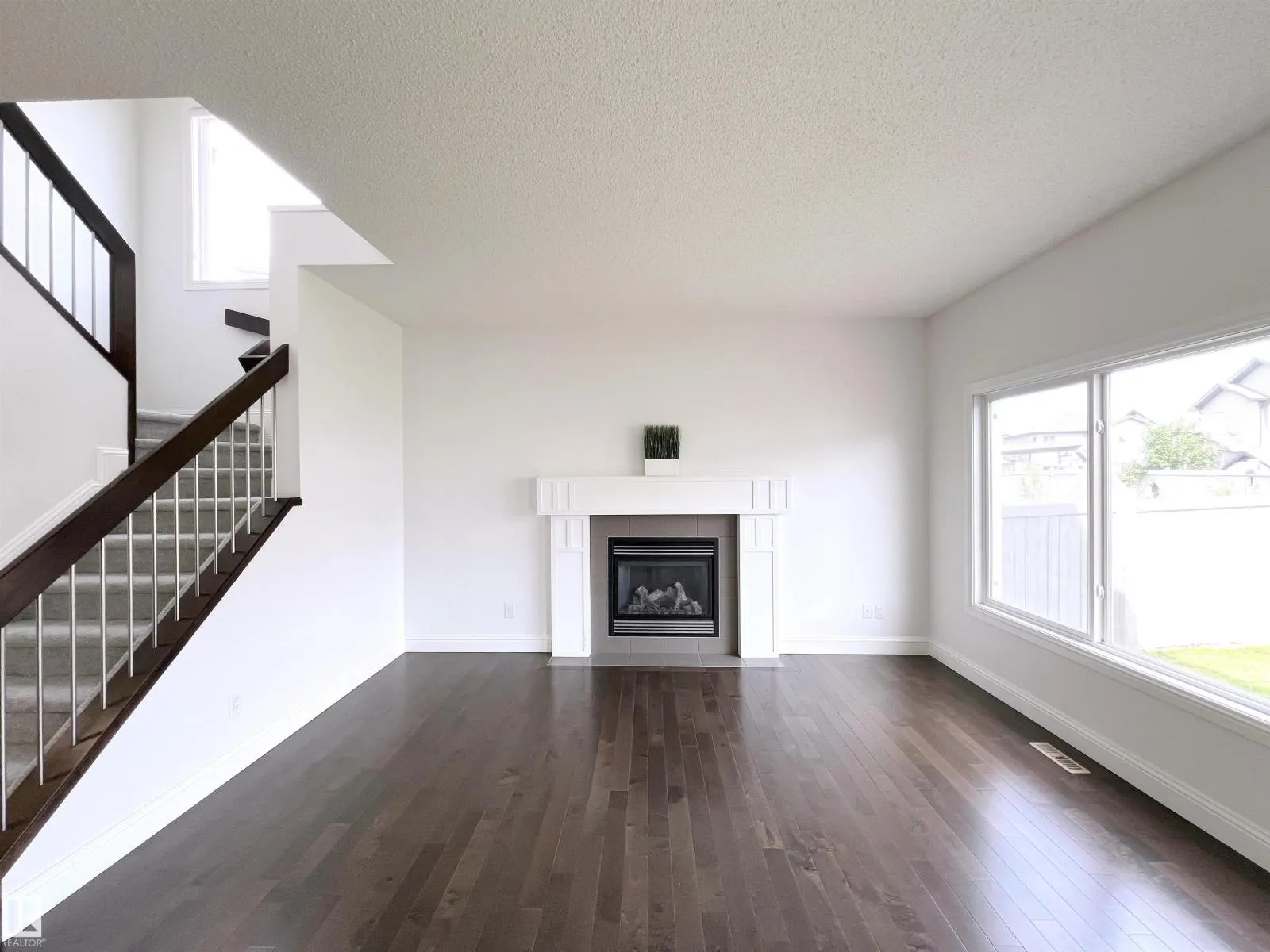 11528 16 AV SW