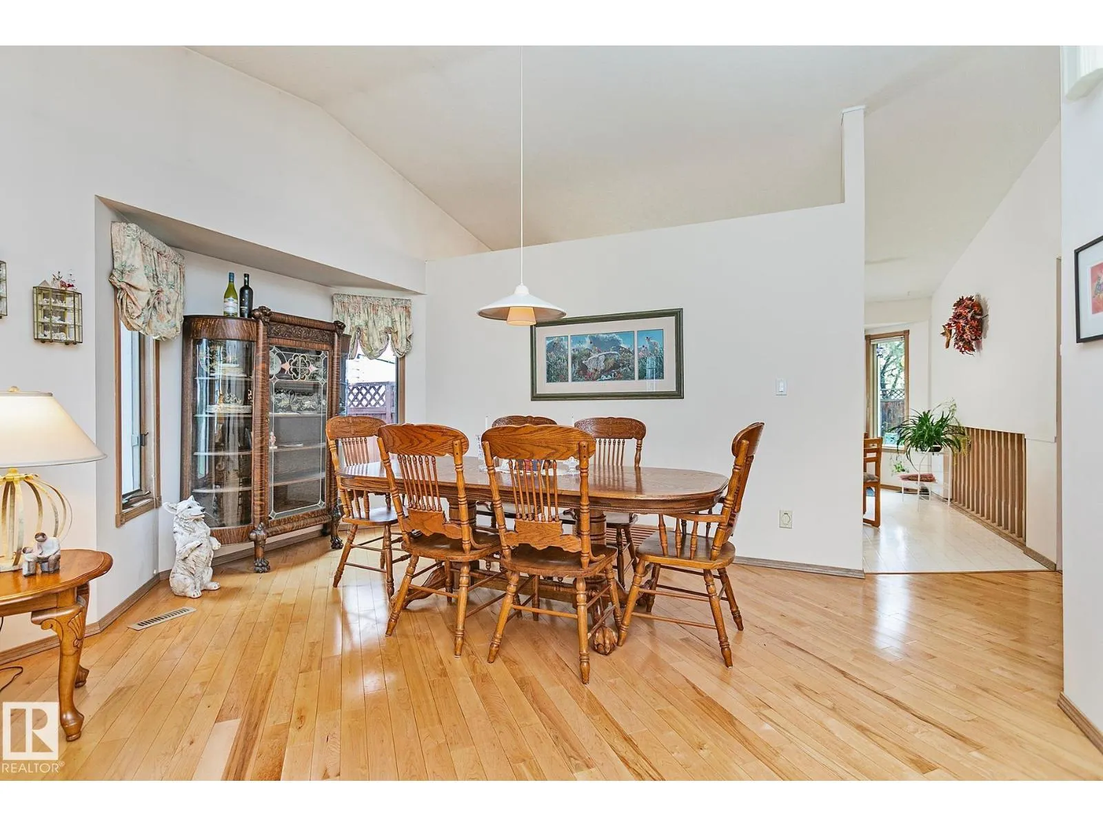 44 CHARLTON RD
