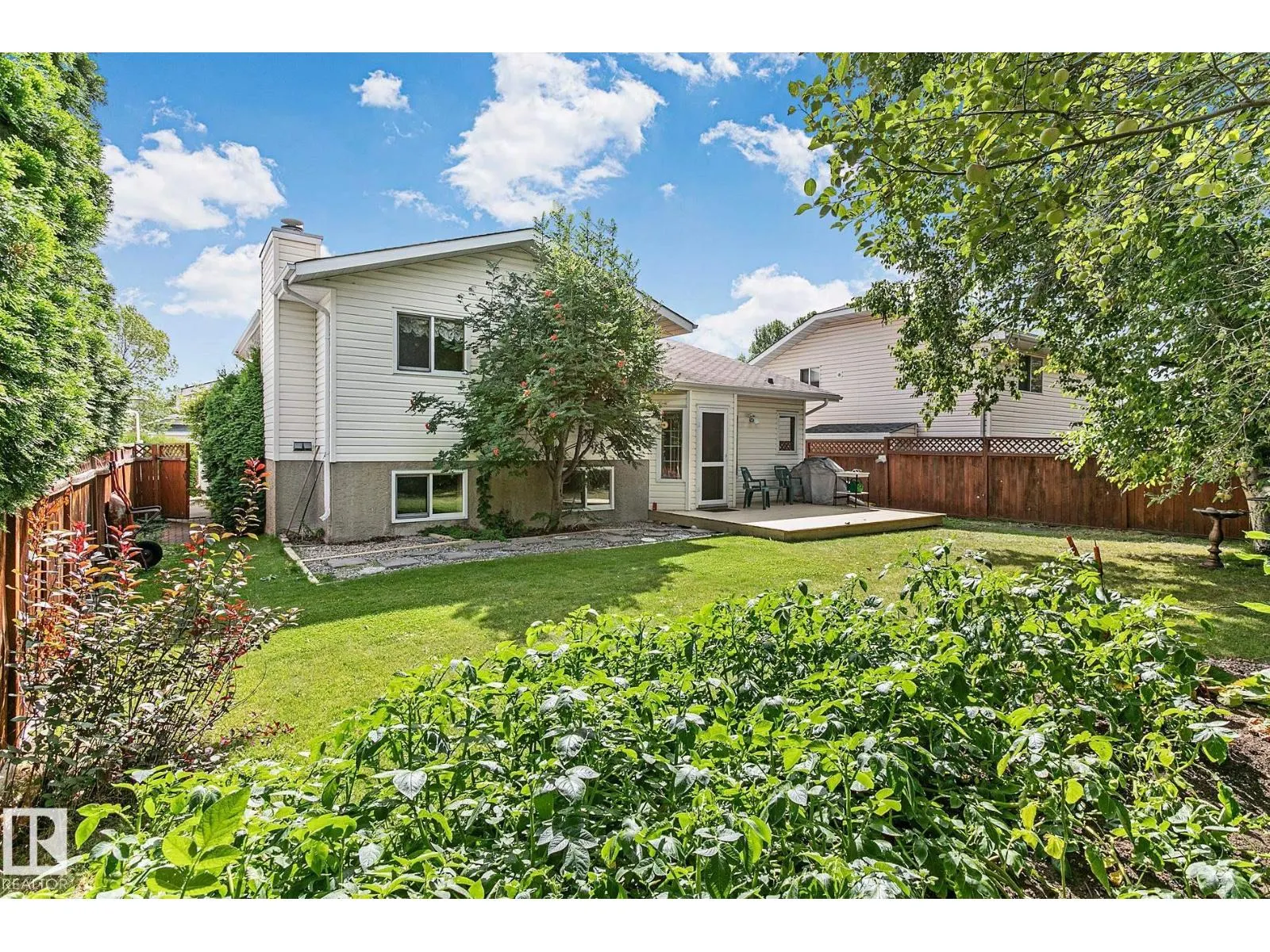 44 CHARLTON RD